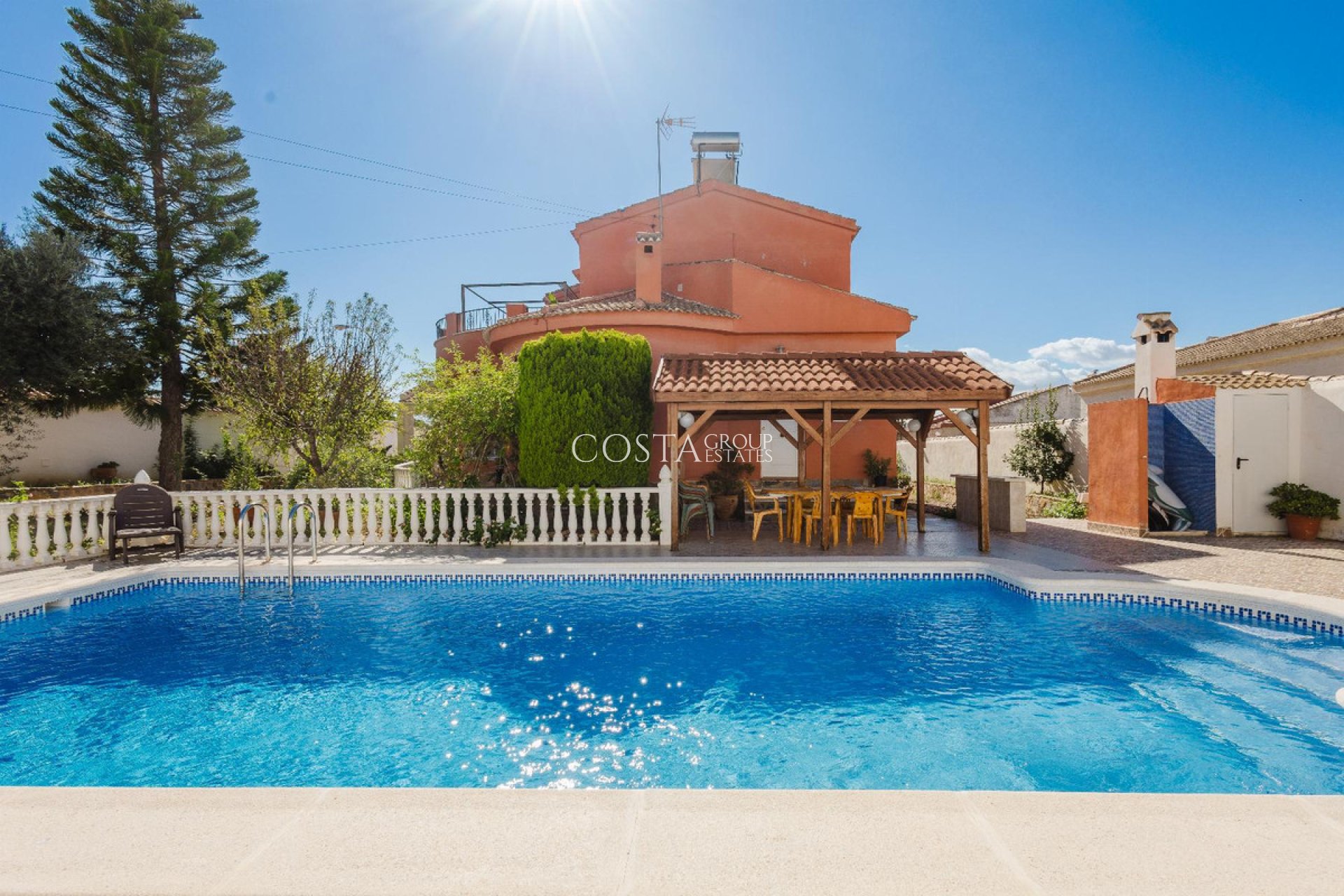 Resale - House -
Torrevieja - La Siesta