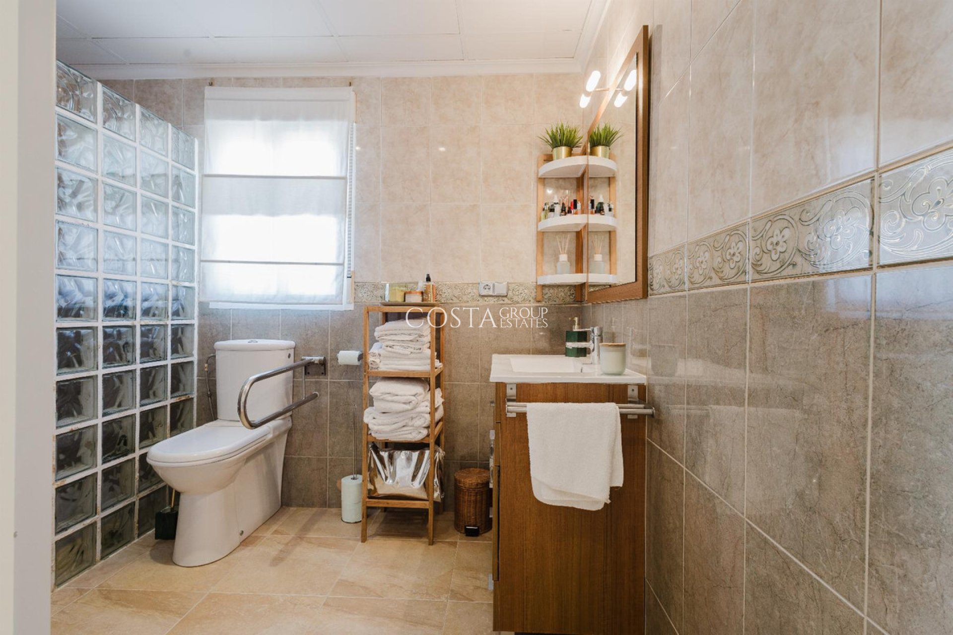 Resale - House -
Torrevieja - La Siesta