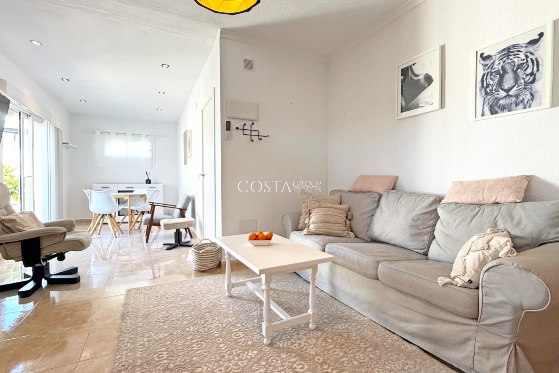 Resale - House -
Torrevieja - Torrelamata - La Mata