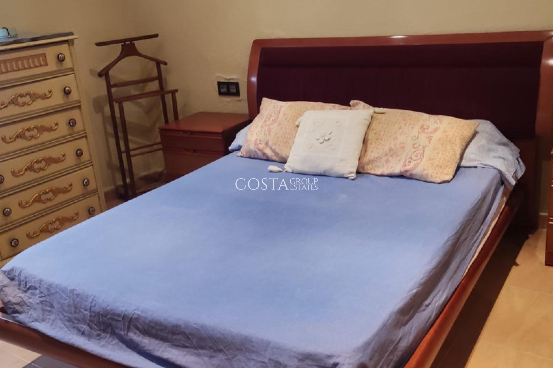 Resale - House -
Torrevieja - Torrevieja Centro