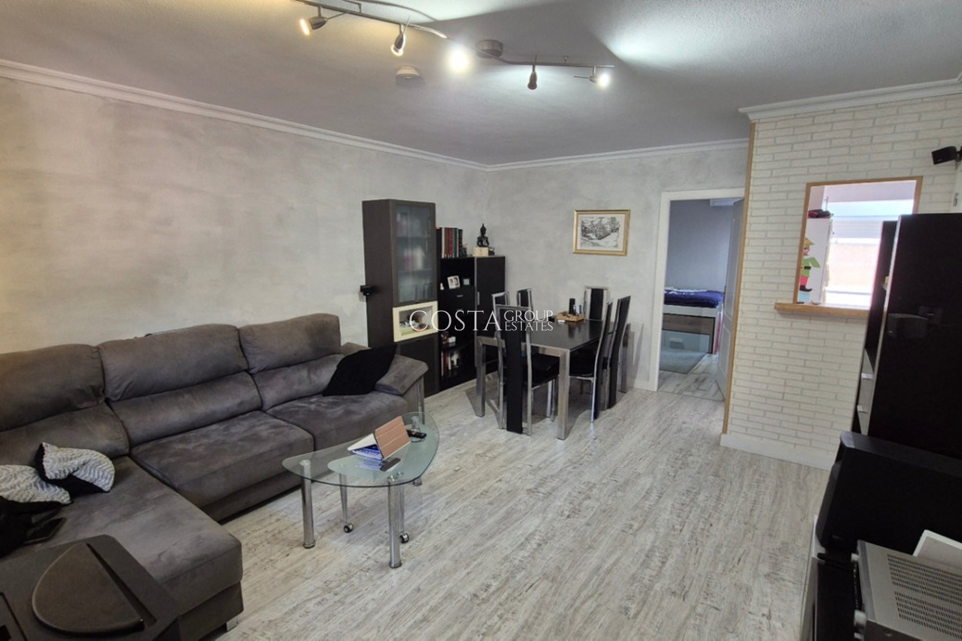 Resale - House -
Torrevieja - Torrevieja Centro