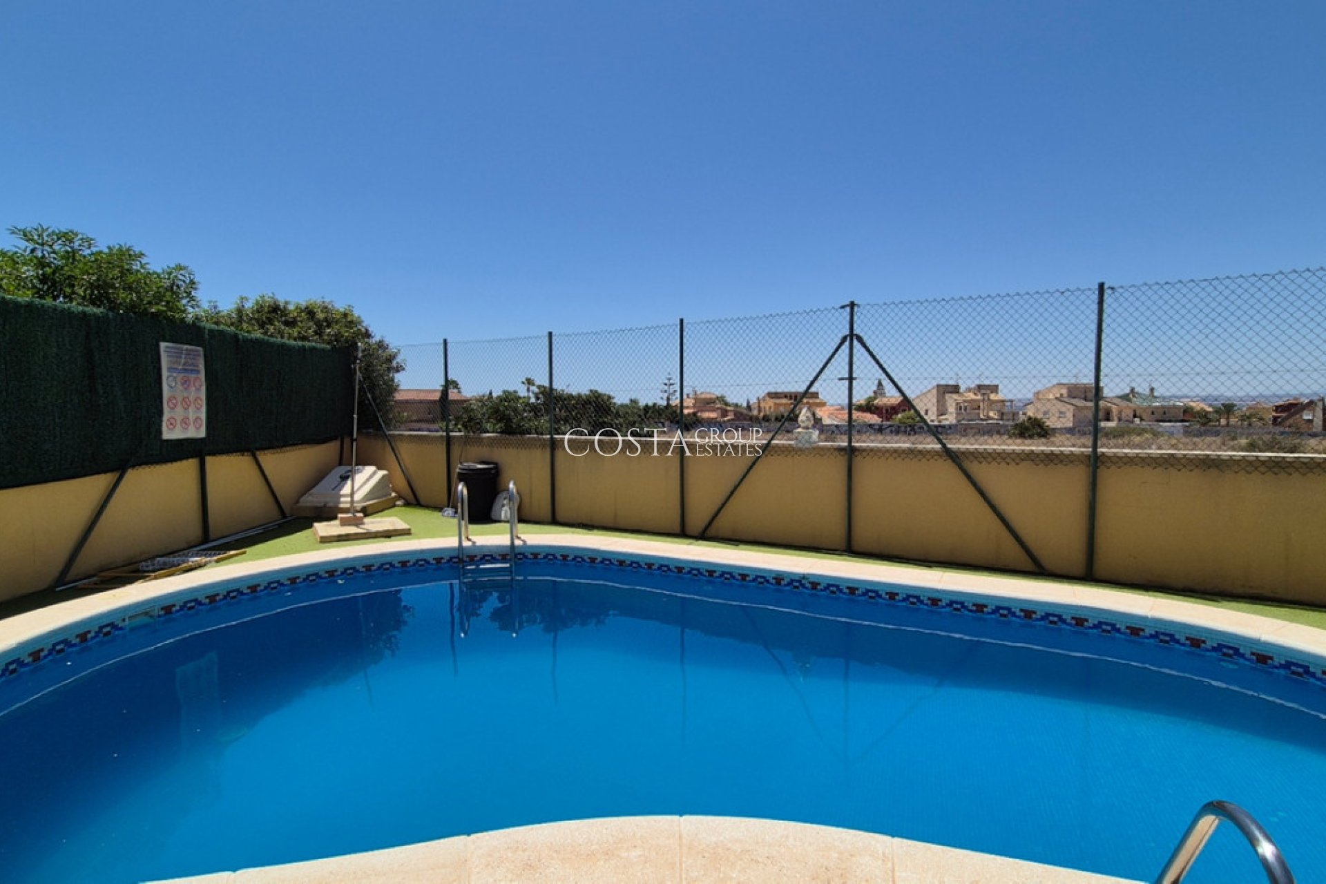 Resale - House -
Torrevieja - Torrevieja Centro