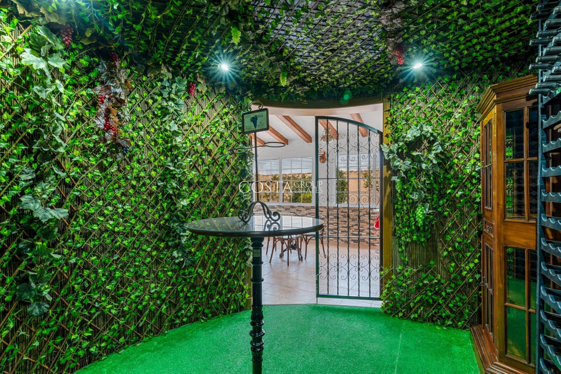 Resale - House -
Torrevieja - Torrevieja Centro