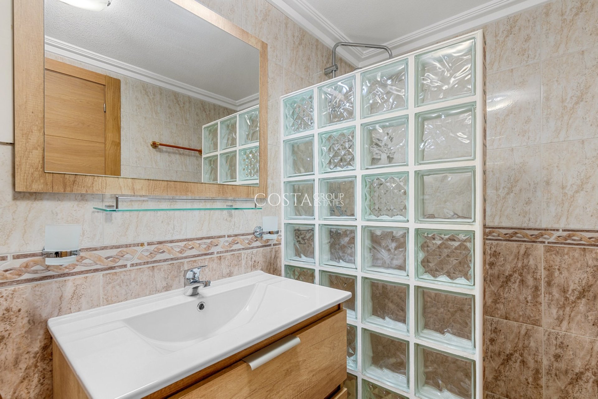 Resale - House -
Torrevieja - Torrevieja Centro