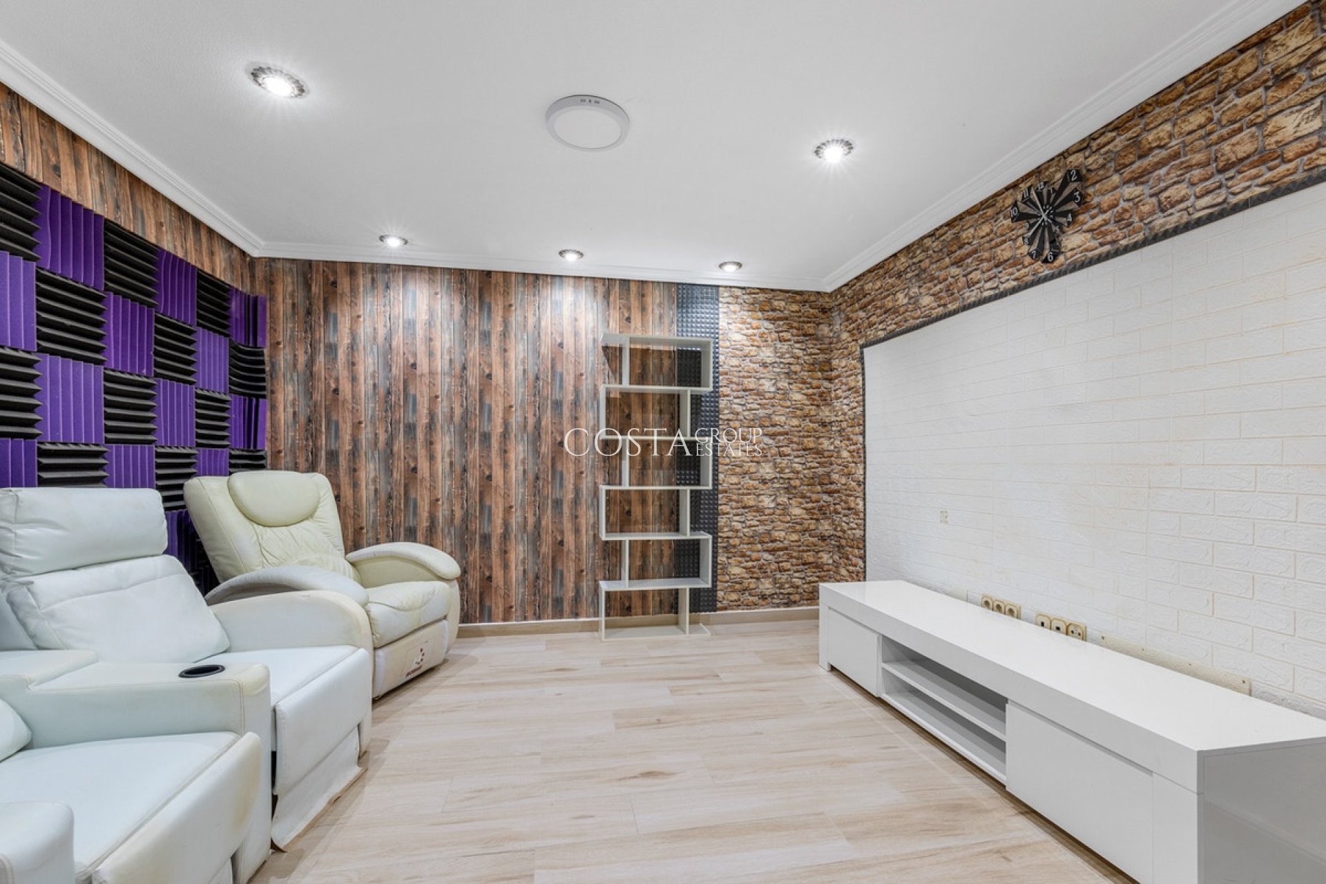 Resale - House -
Torrevieja - Torrevieja Centro