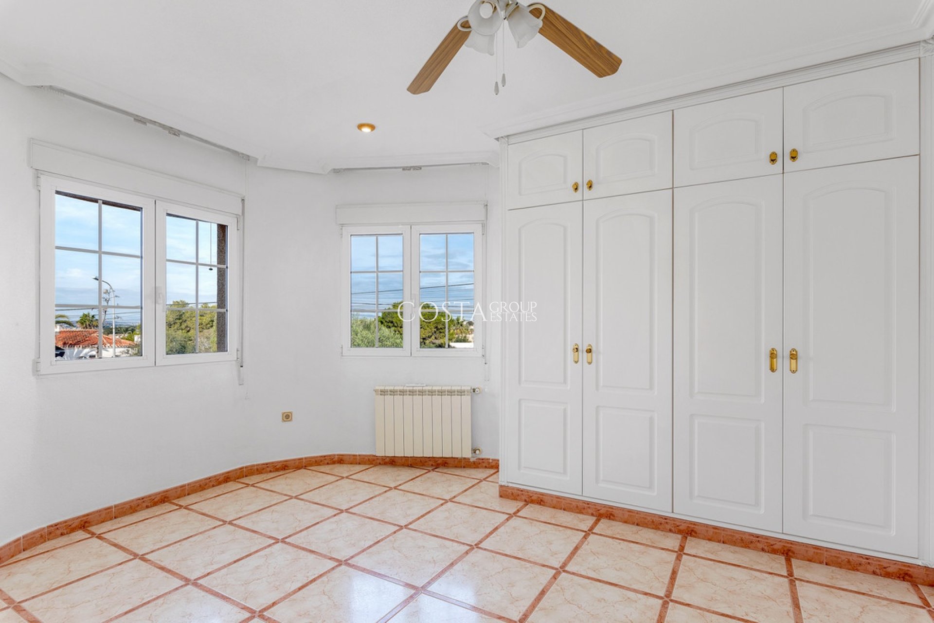 Resale - House -
Torrevieja - Torrevieja Centro