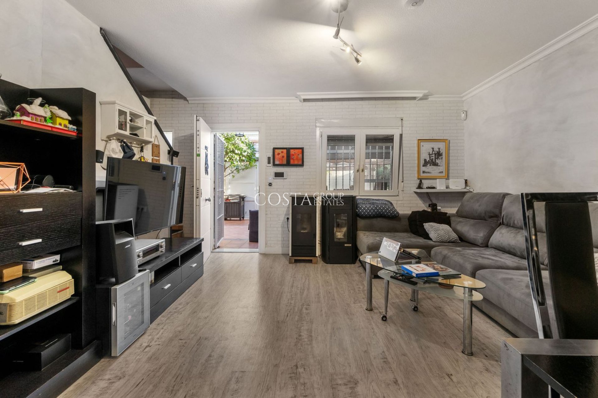 Resale - House -
Torrevieja - Torrevieja Centro