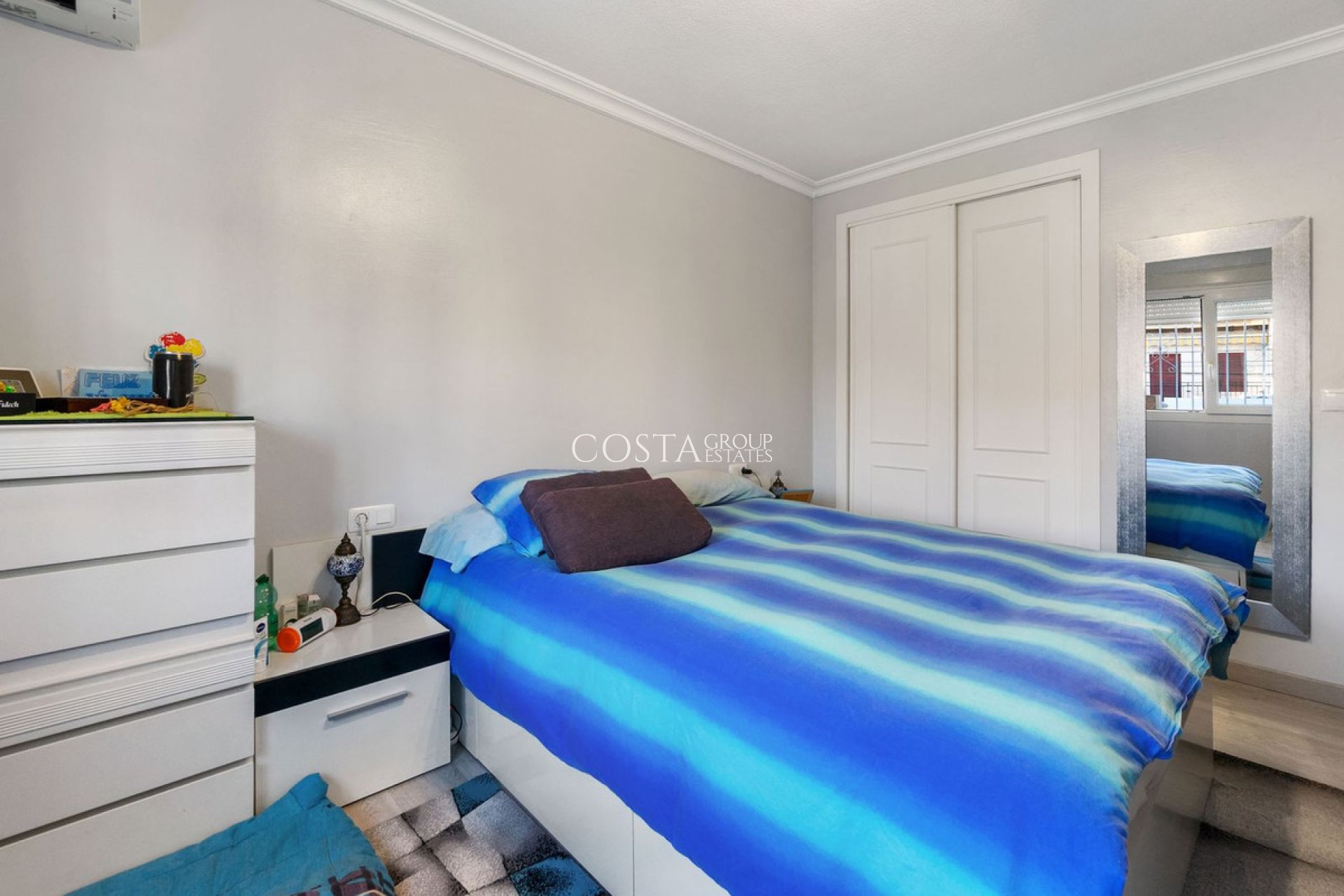 Resale - House -
Torrevieja - Torrevieja Centro