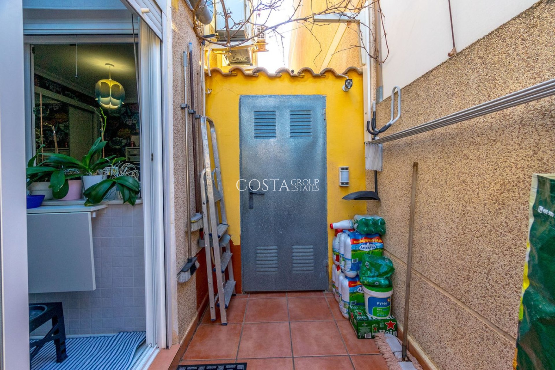 Resale - House -
Torrevieja - Torrevieja Centro