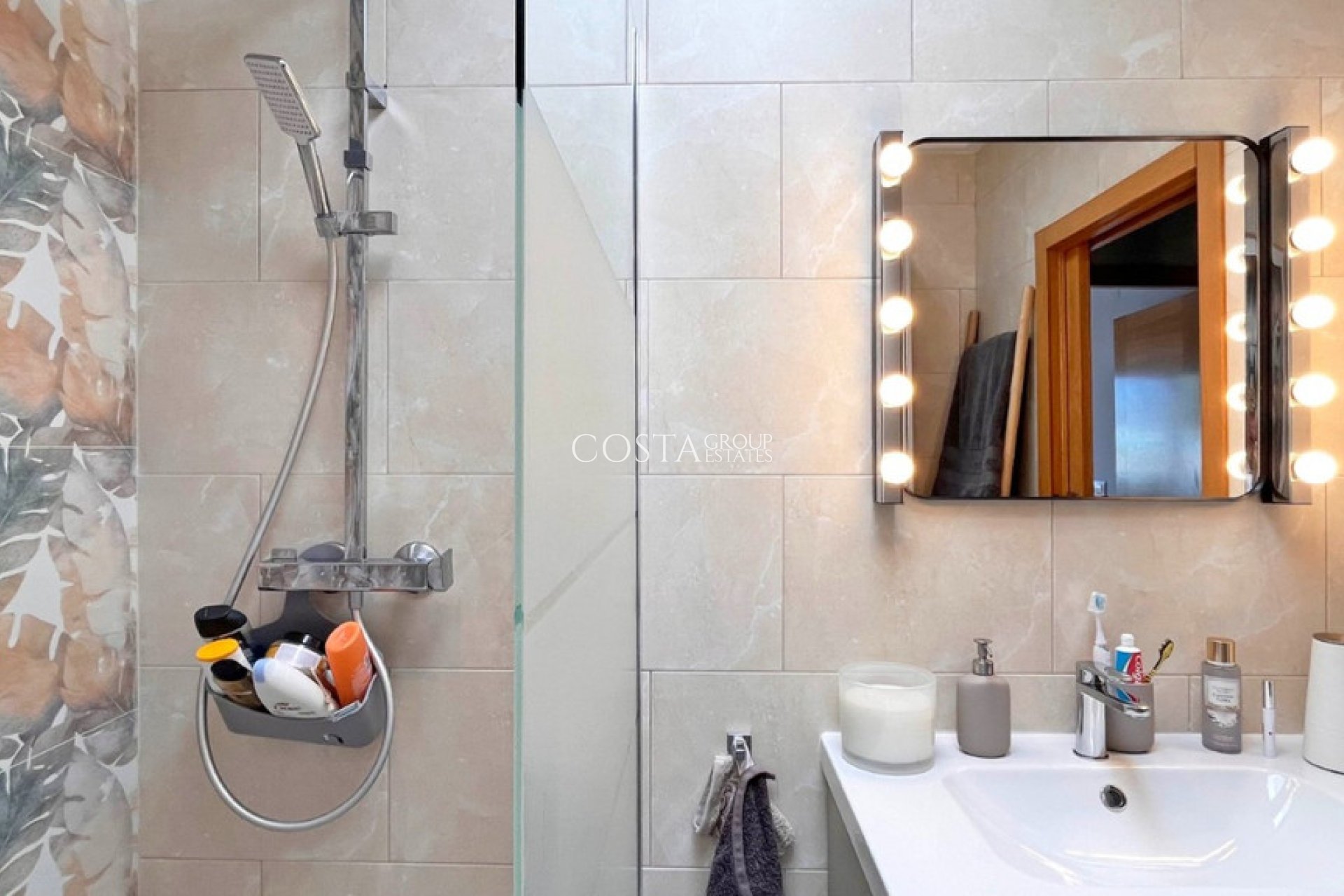 Resale - House -
Torrevieja - Torrevieja Centro