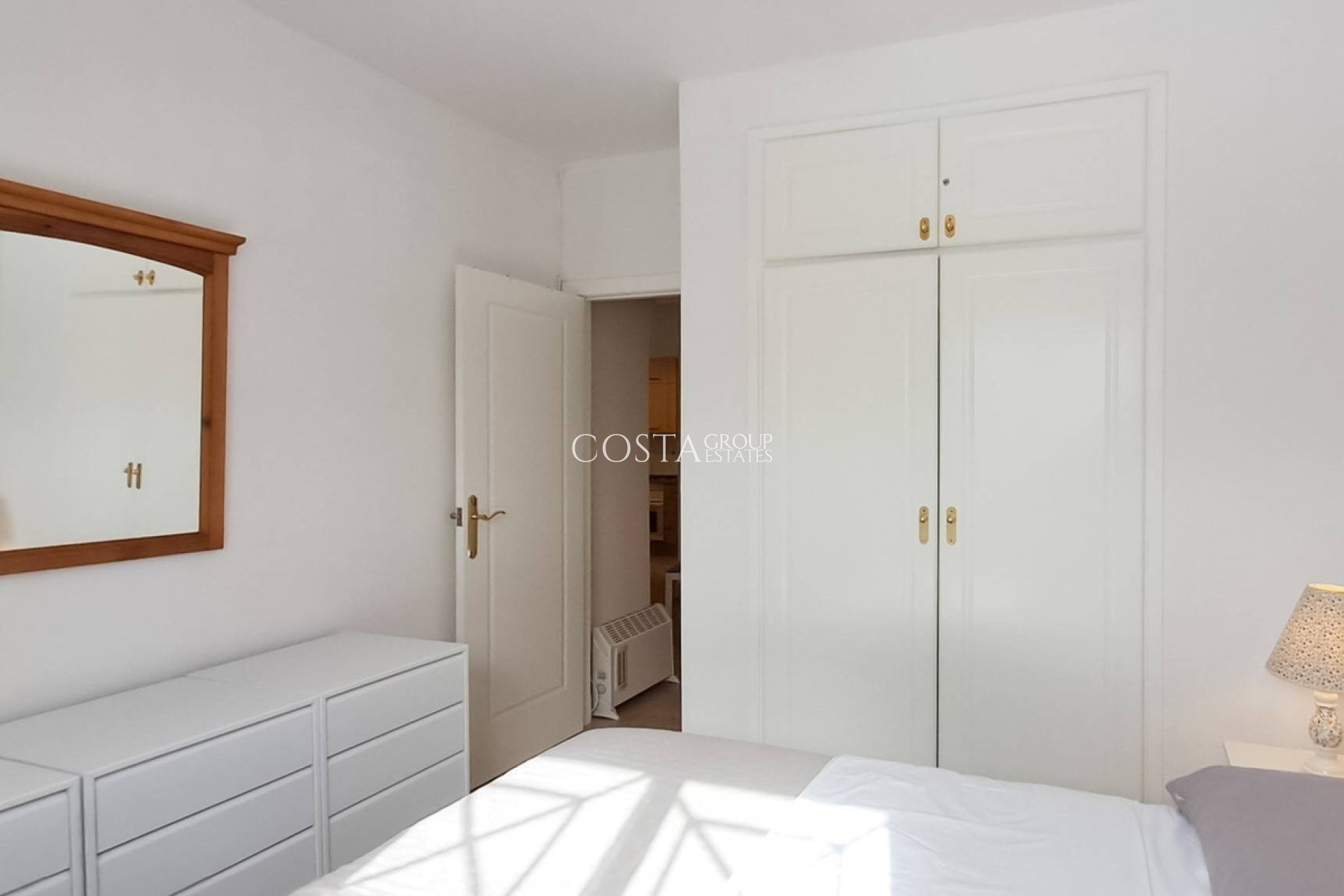 Resale - House -
Torrevieja - Torrevieja Centro