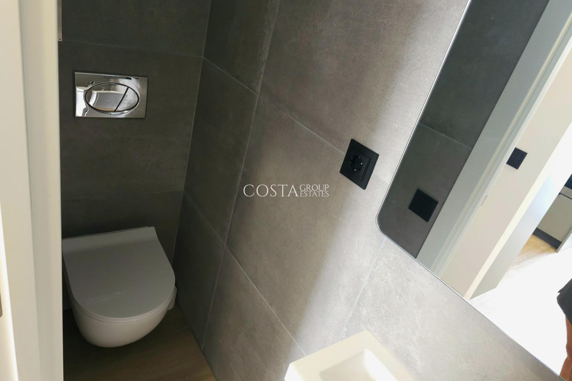 Resale - House -
Torrevieja - Torrevieja Centro