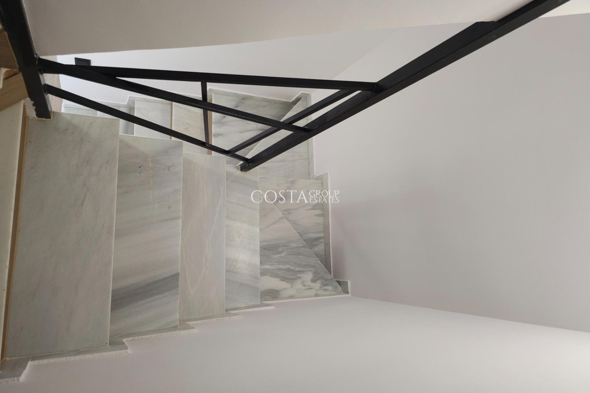 Resale - House -
Torrevieja - Torrevieja Centro