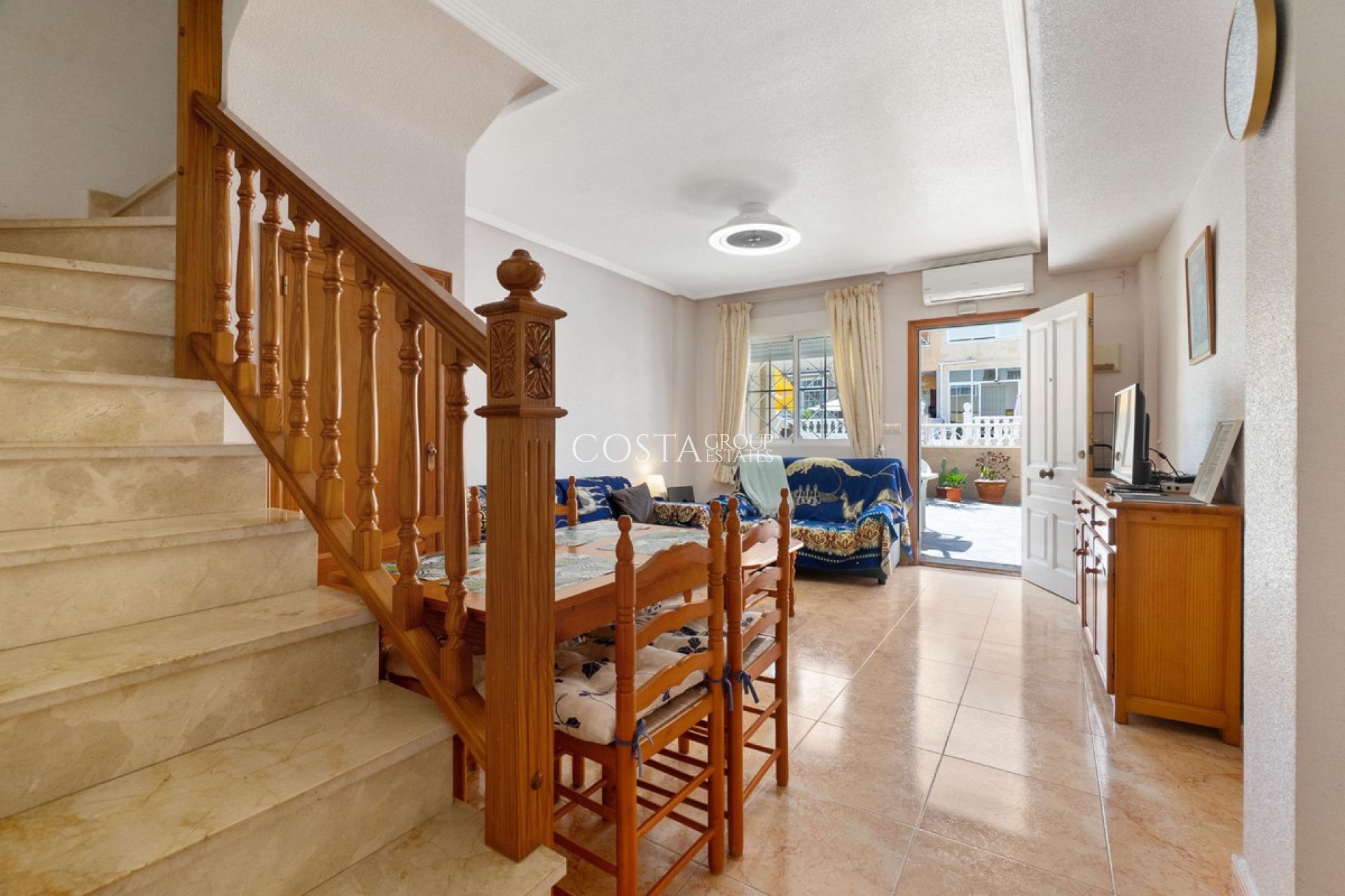 Resale - House -
Torrevieja - Torrevieja Centro