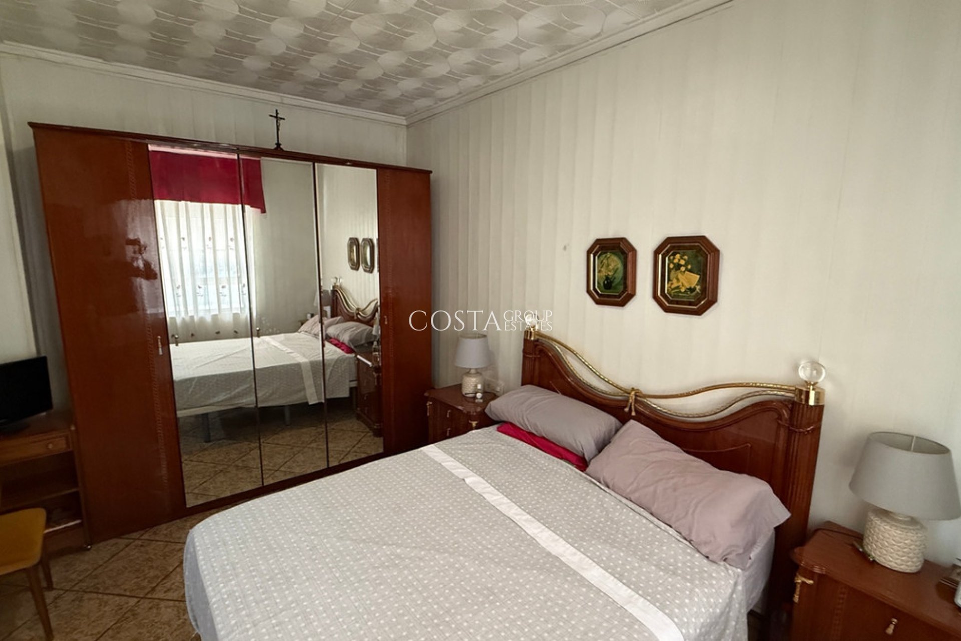 Resale - House -
Torrevieja - Torrevieja Centro