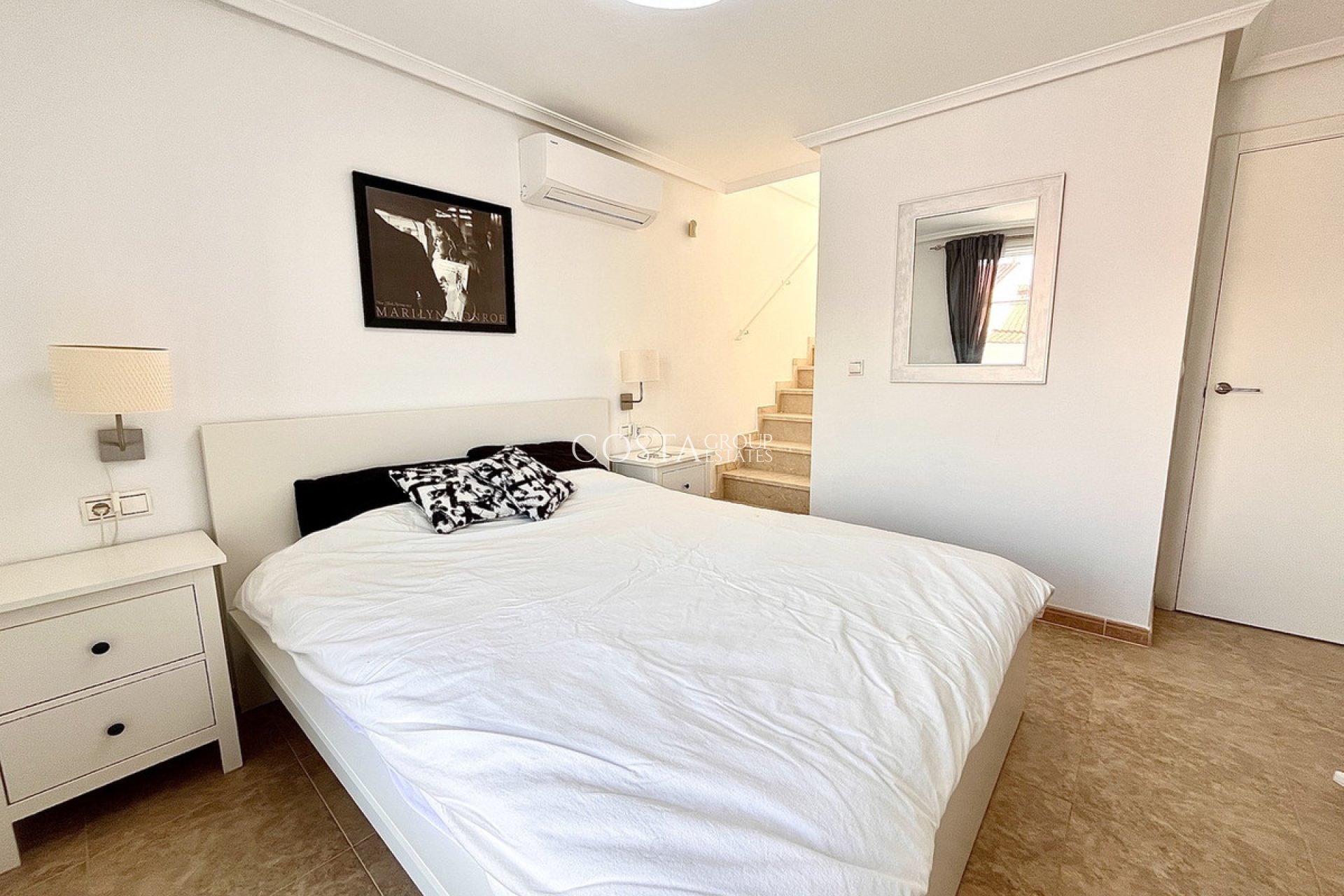 Resale - House -
Torrevieja - Torrevieja Centro