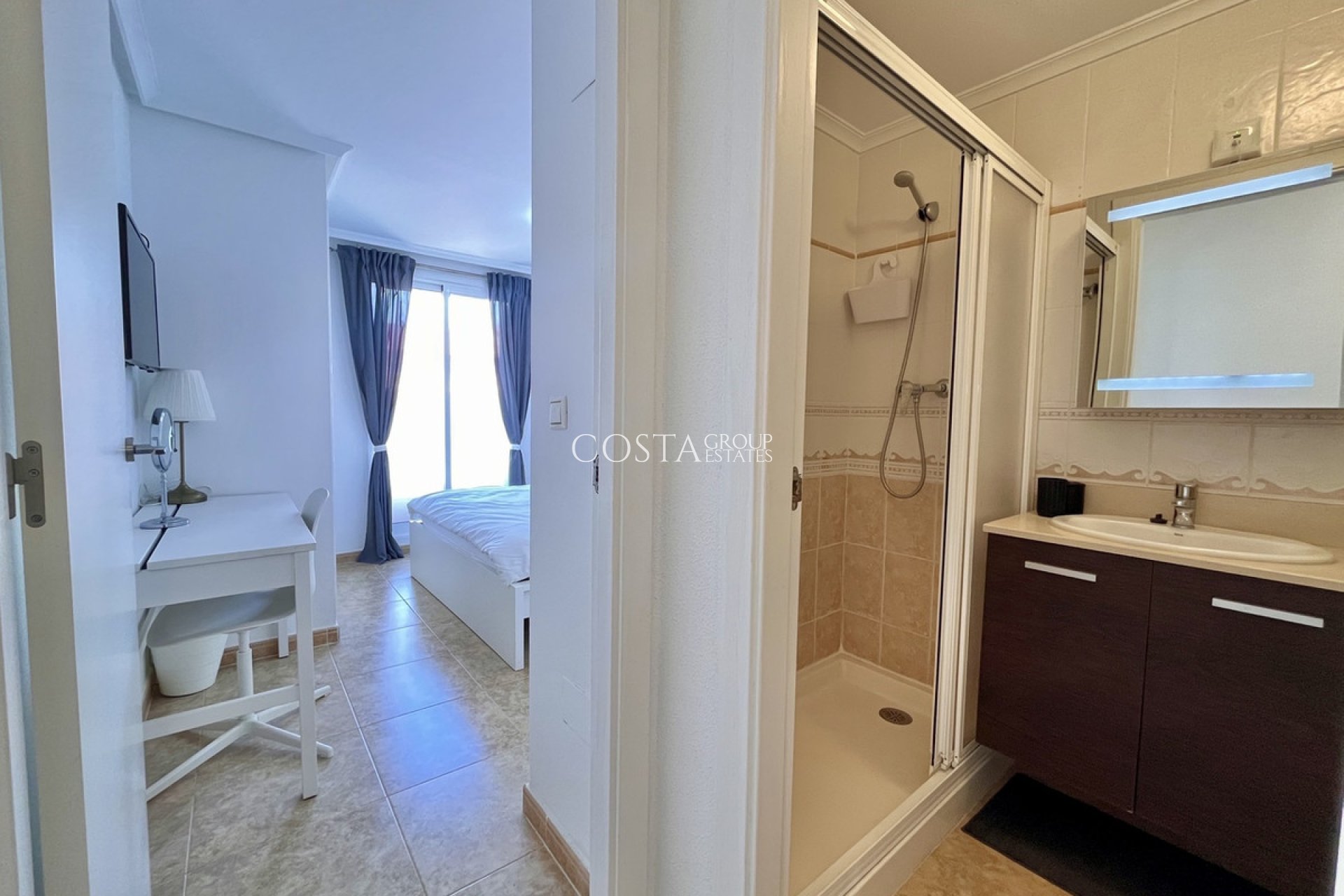 Resale - House -
Torrevieja - Torrevieja Centro