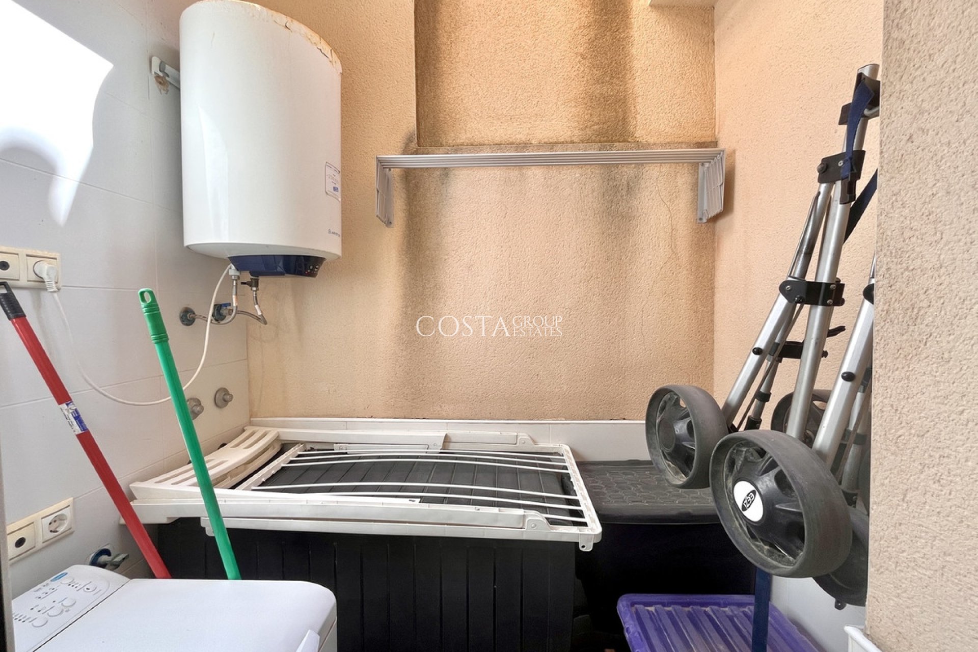 Resale - House -
Torrevieja - Torrevieja Centro