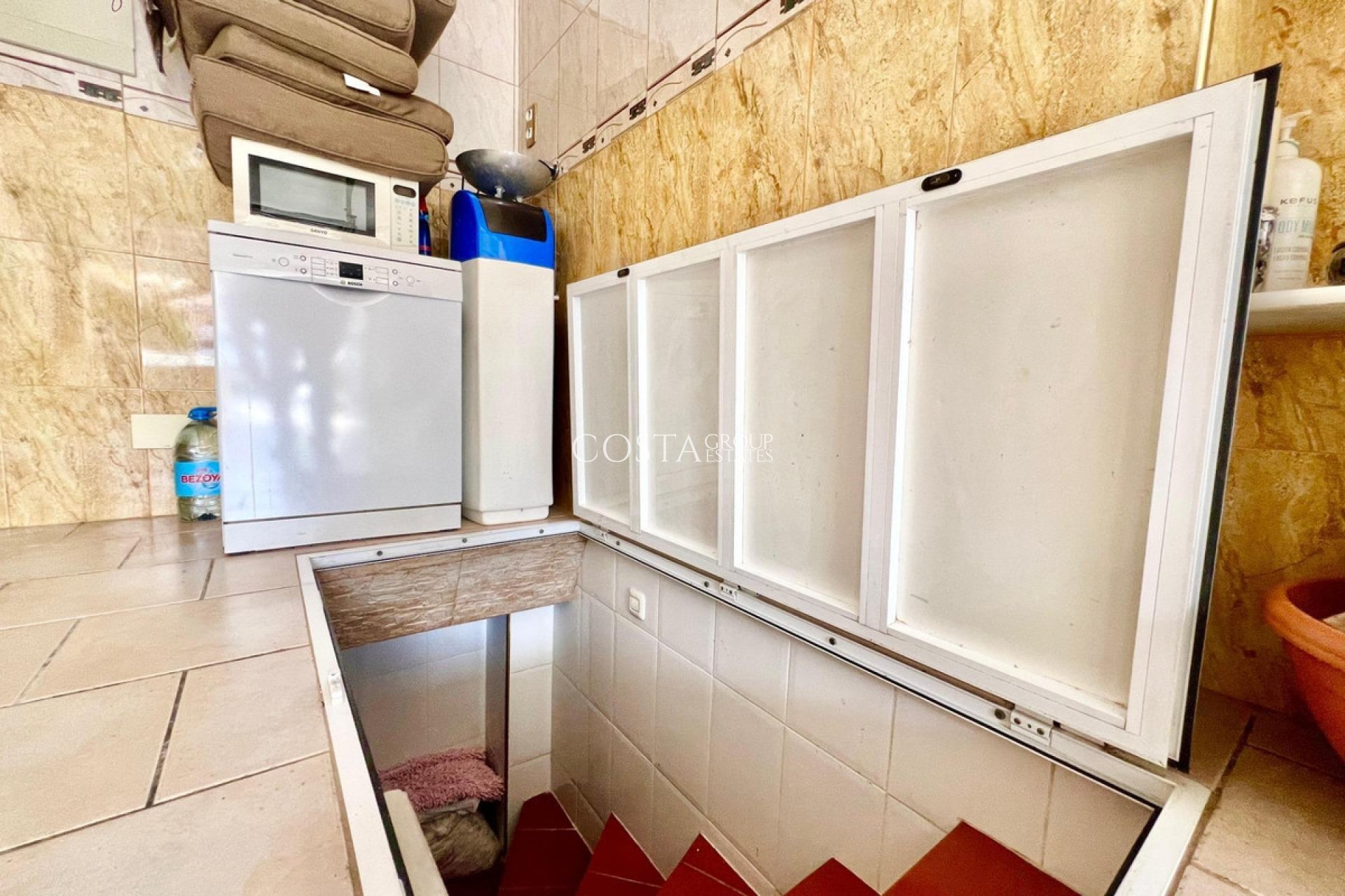 Resale - House -
Torrevieja - Torrevieja Centro