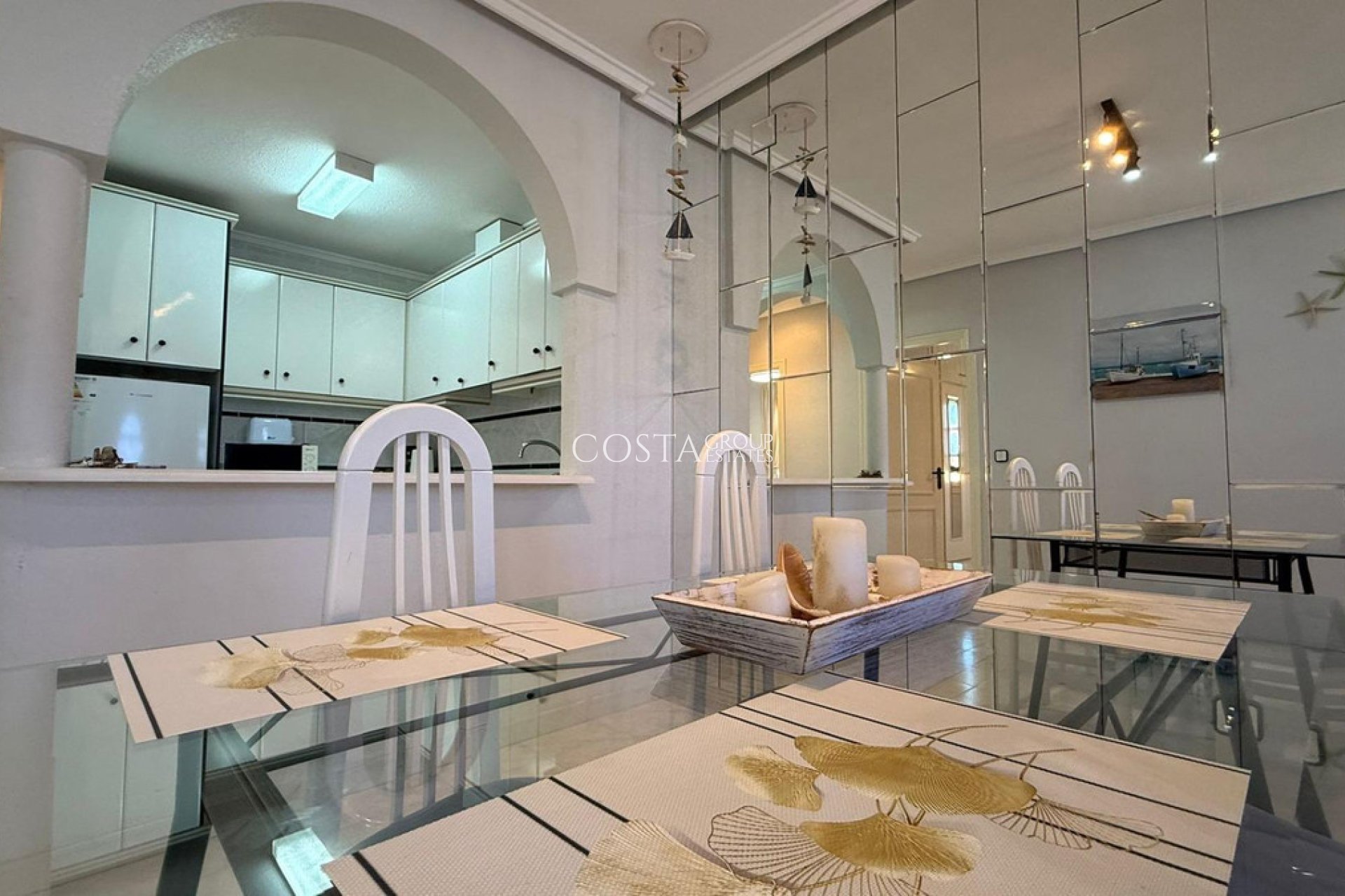 Resale - House -
Torrevieja - Torrevieja Centro