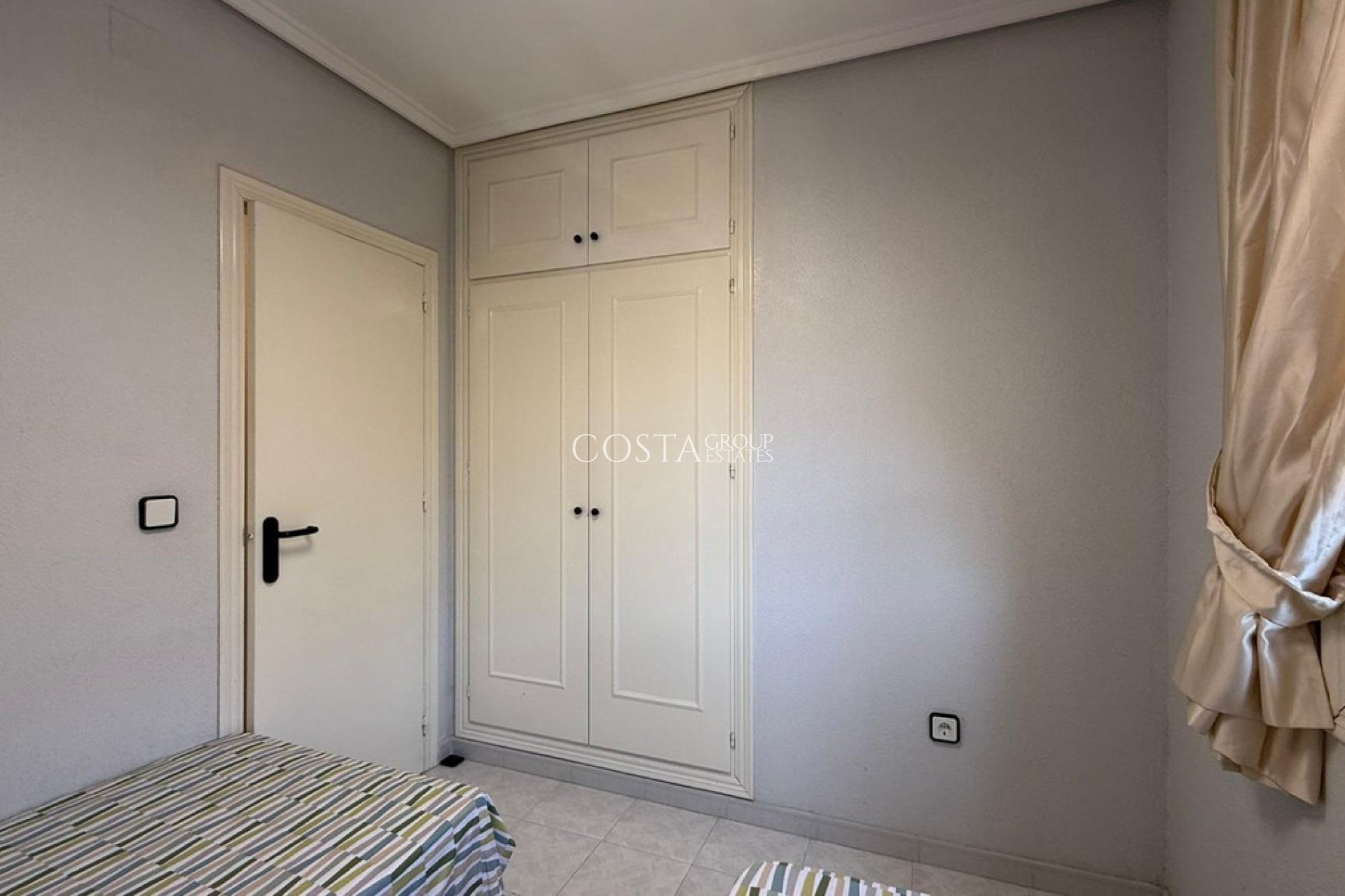 Resale - House -
Torrevieja - Torrevieja Centro