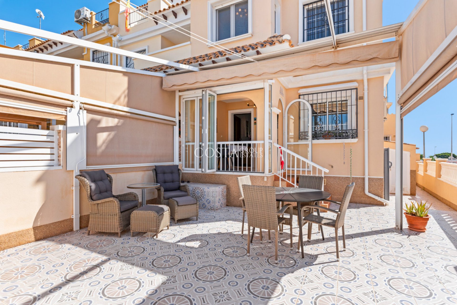 Resale - House -
Torrevieja - Torrevieja Centro