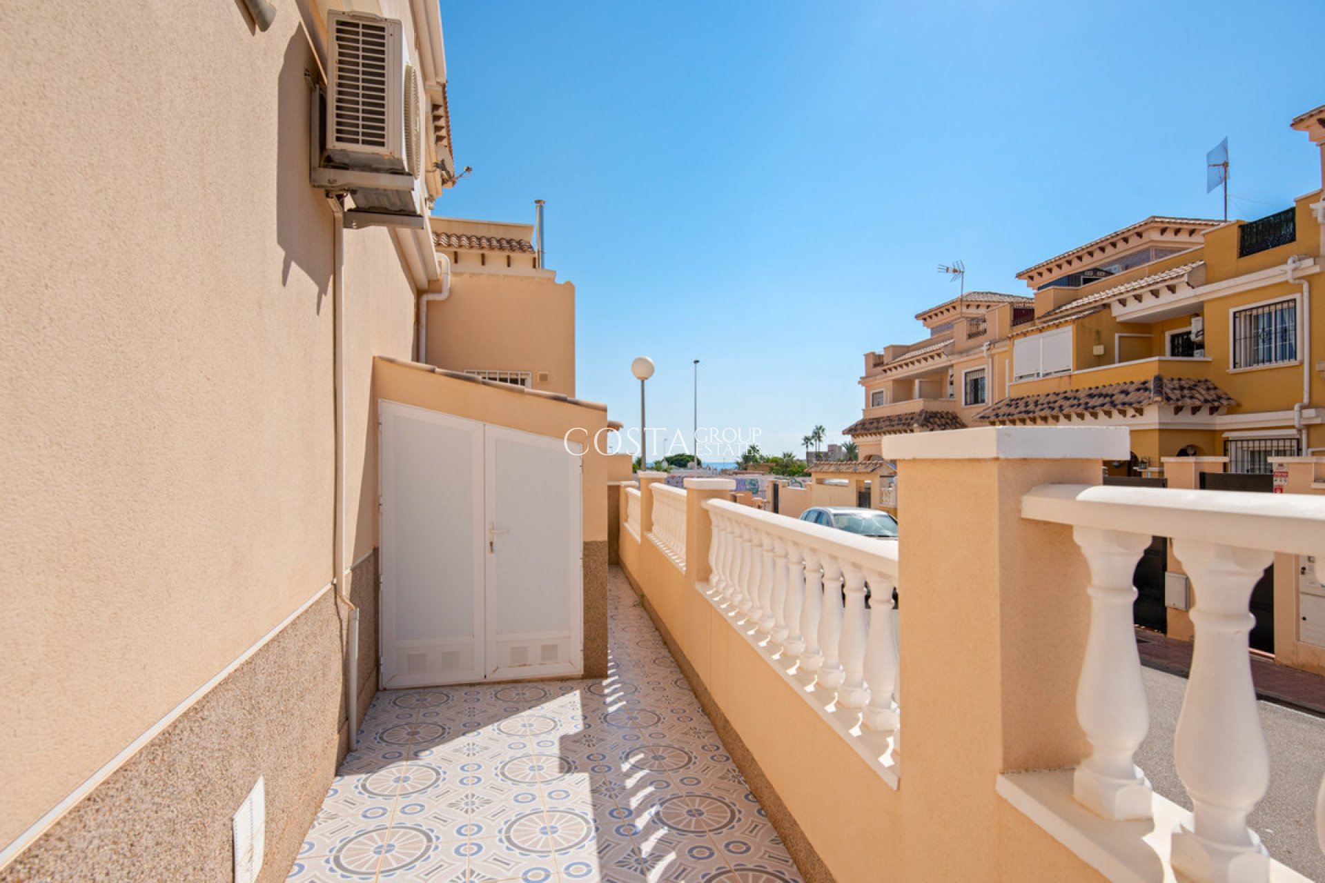 Resale - House -
Torrevieja - Torrevieja Centro