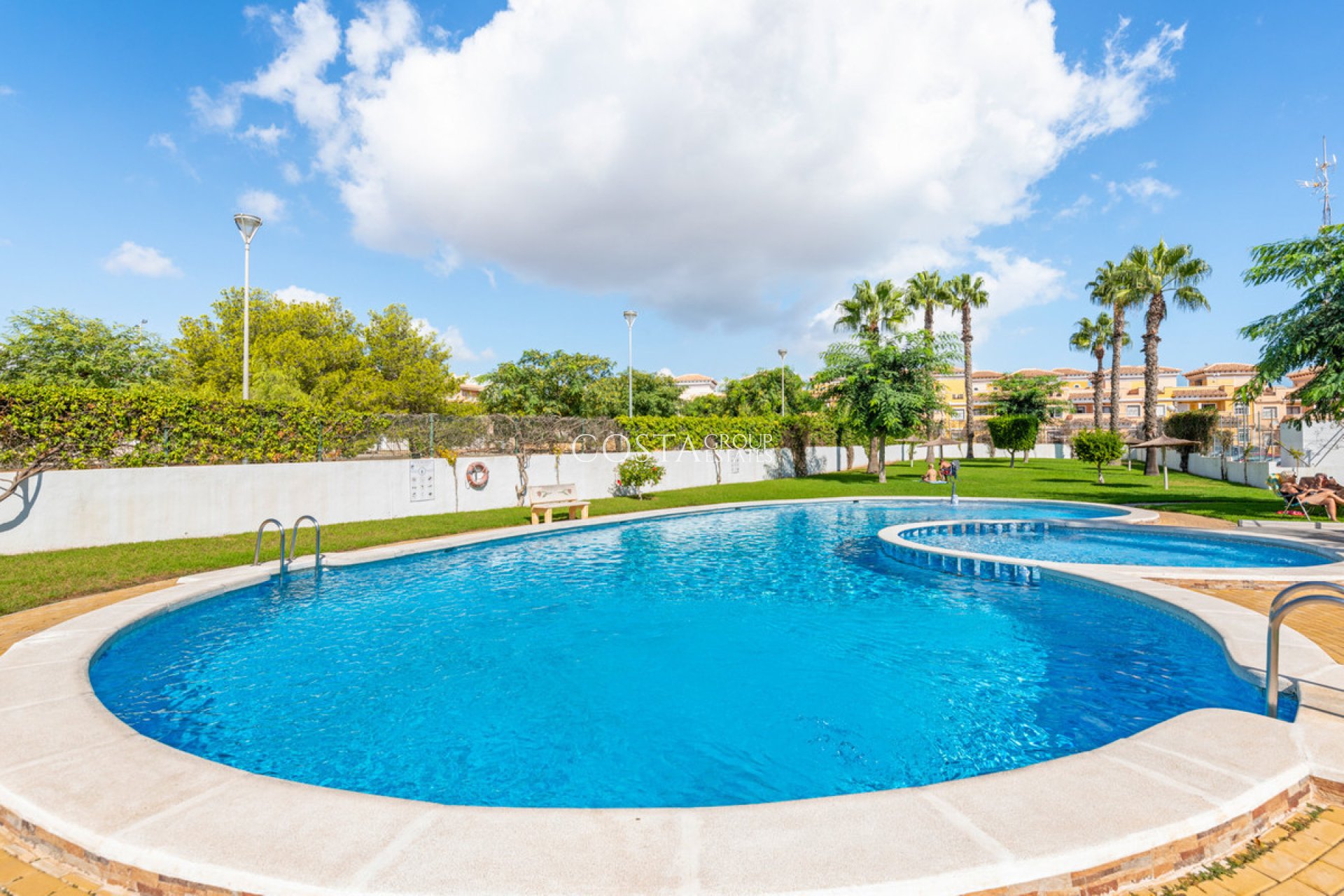 Resale - House -
Torrevieja - Torrevieja Centro