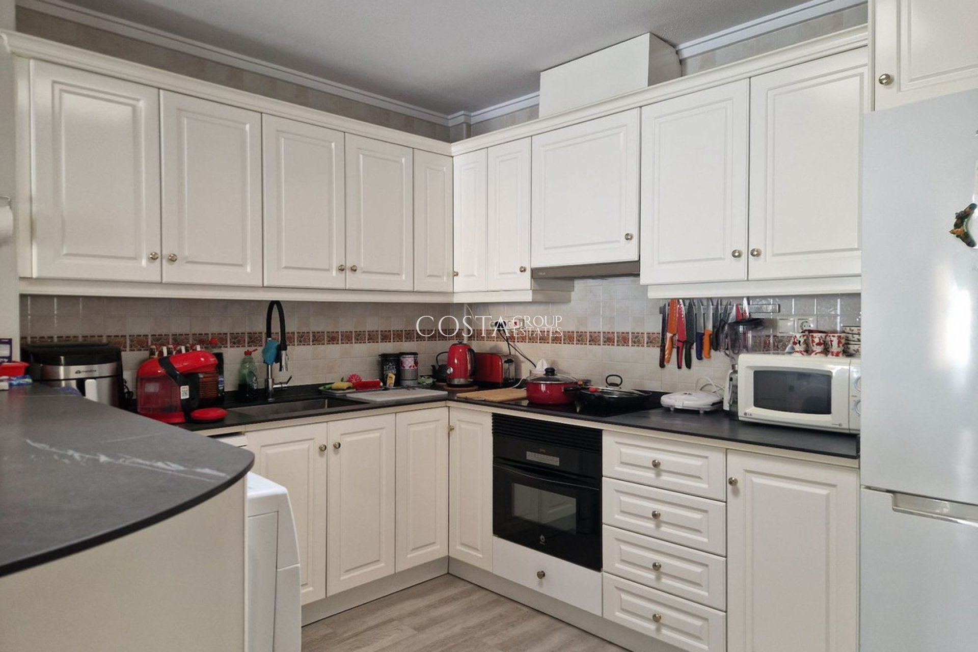 Resale - House -
Torrevieja - Torrevieja Centro