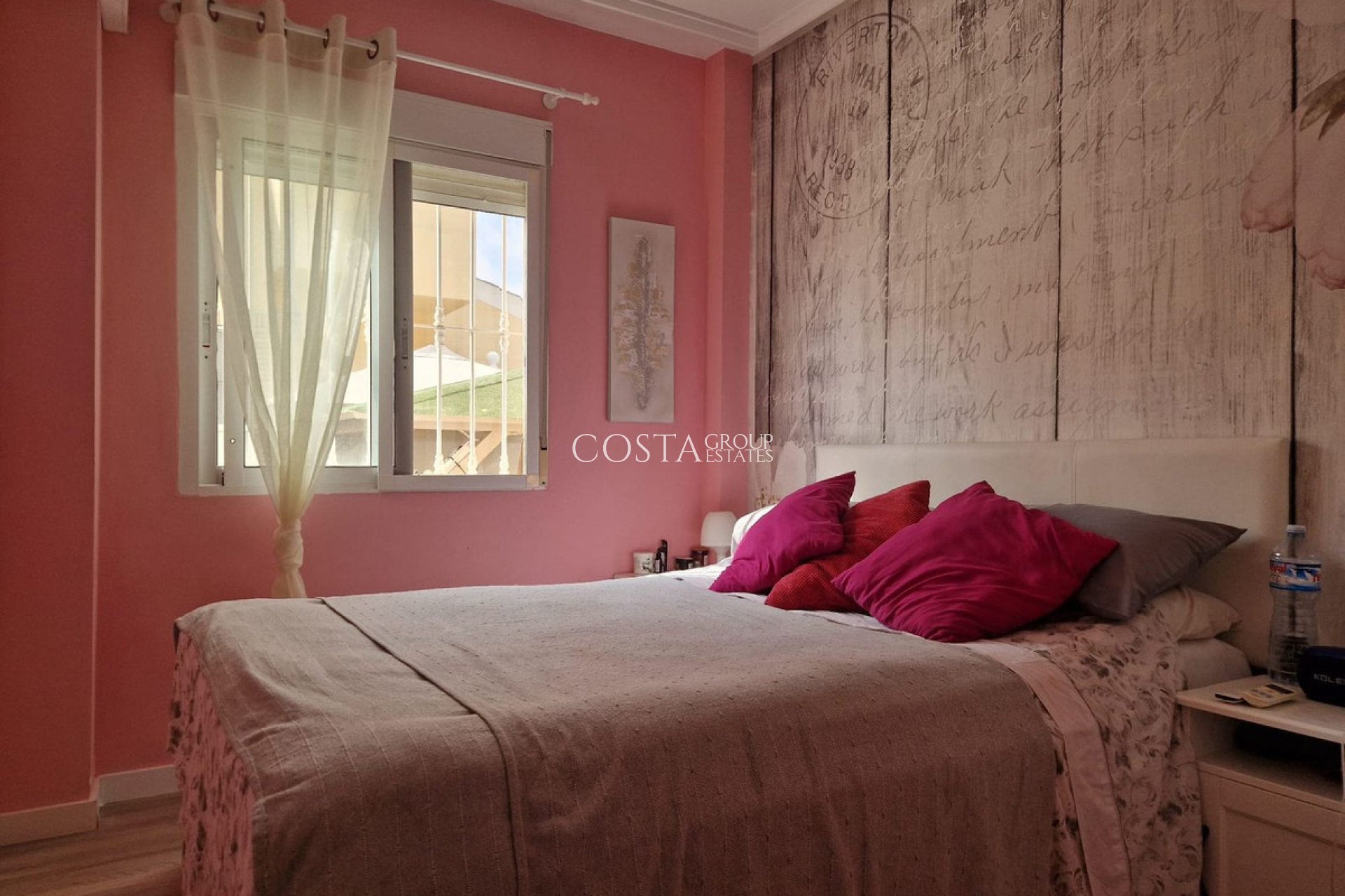 Resale - House -
Torrevieja - Torrevieja Centro