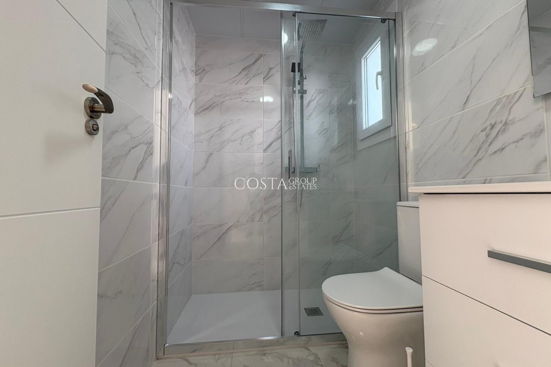 Resale - House -
Torrevieja - Torrevieja Centro