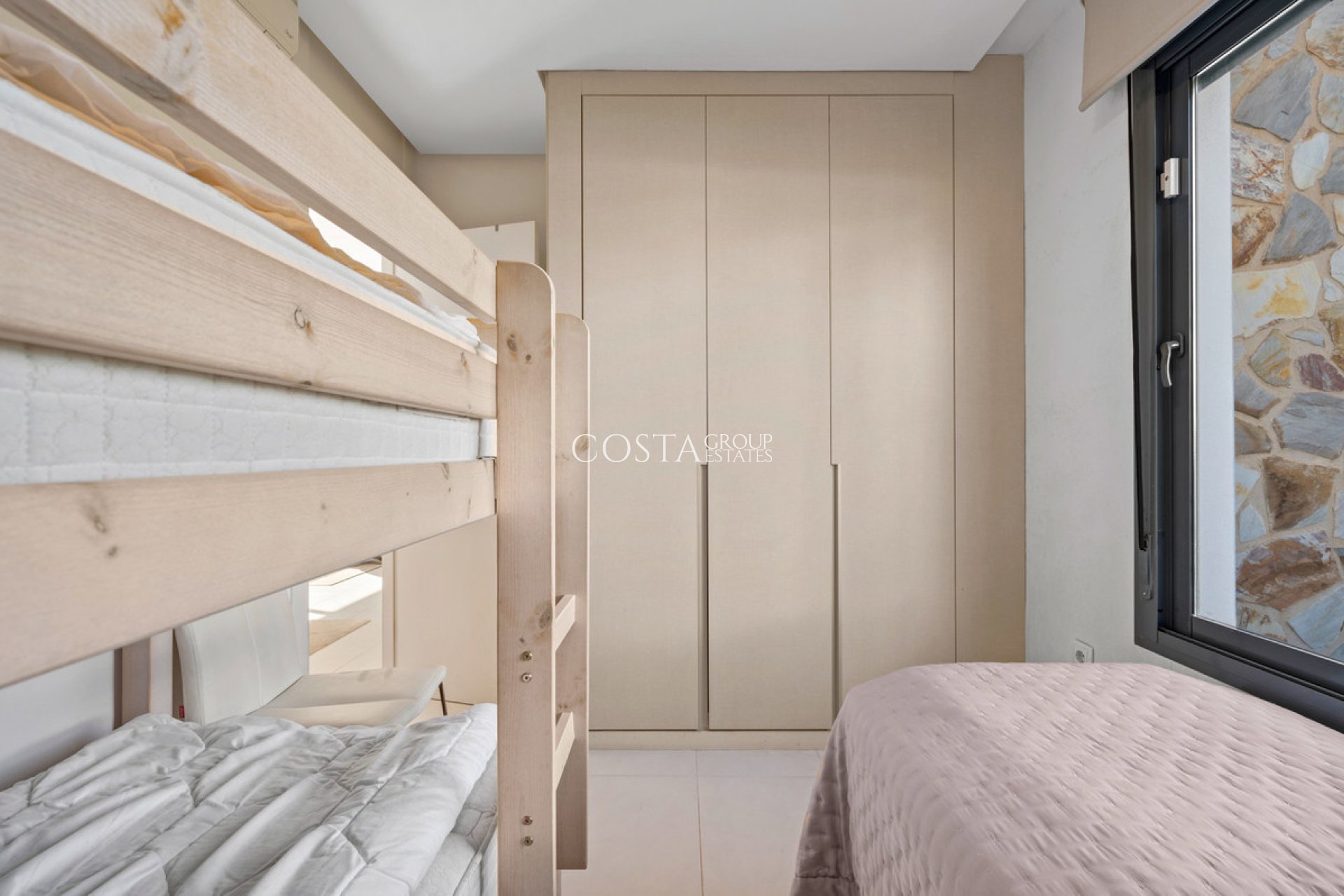 Resale - House -
Torrevieja - Torrevieja Centro