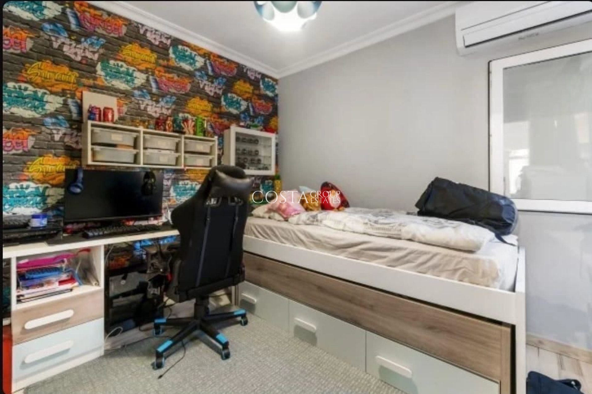 Resale - House -
Torrevieja - Torrevieja Centro