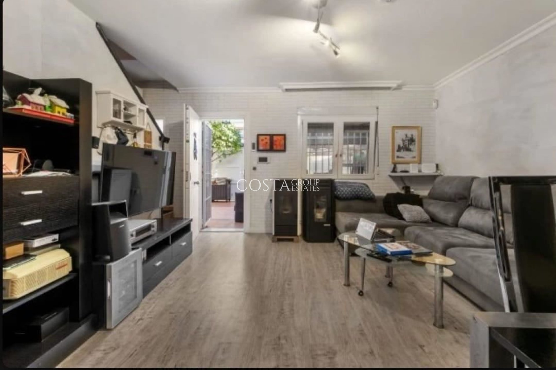 Resale - House -
Torrevieja - Torrevieja Centro