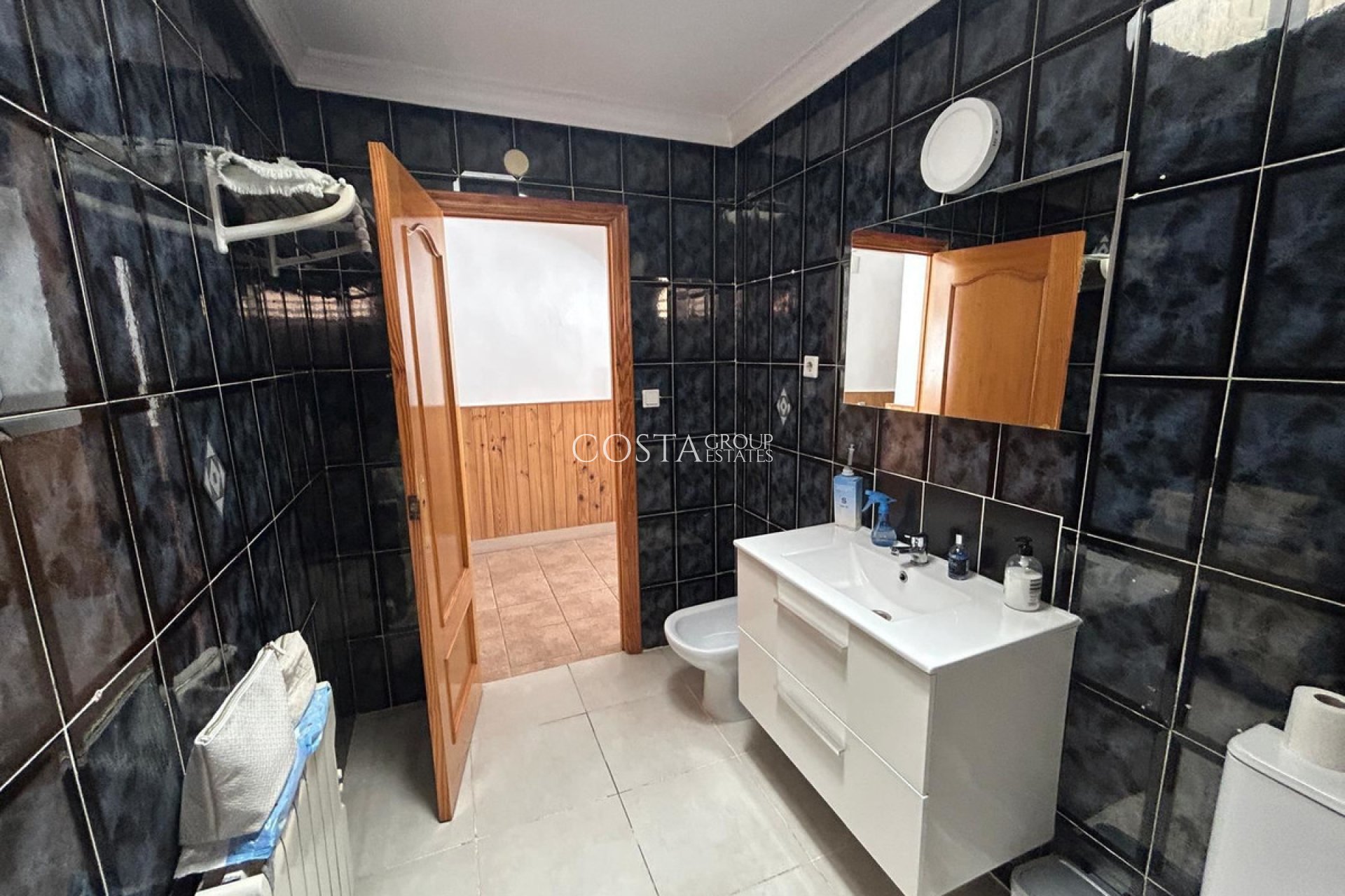 Resale - House -
Torrevieja - Torrevieja Centro