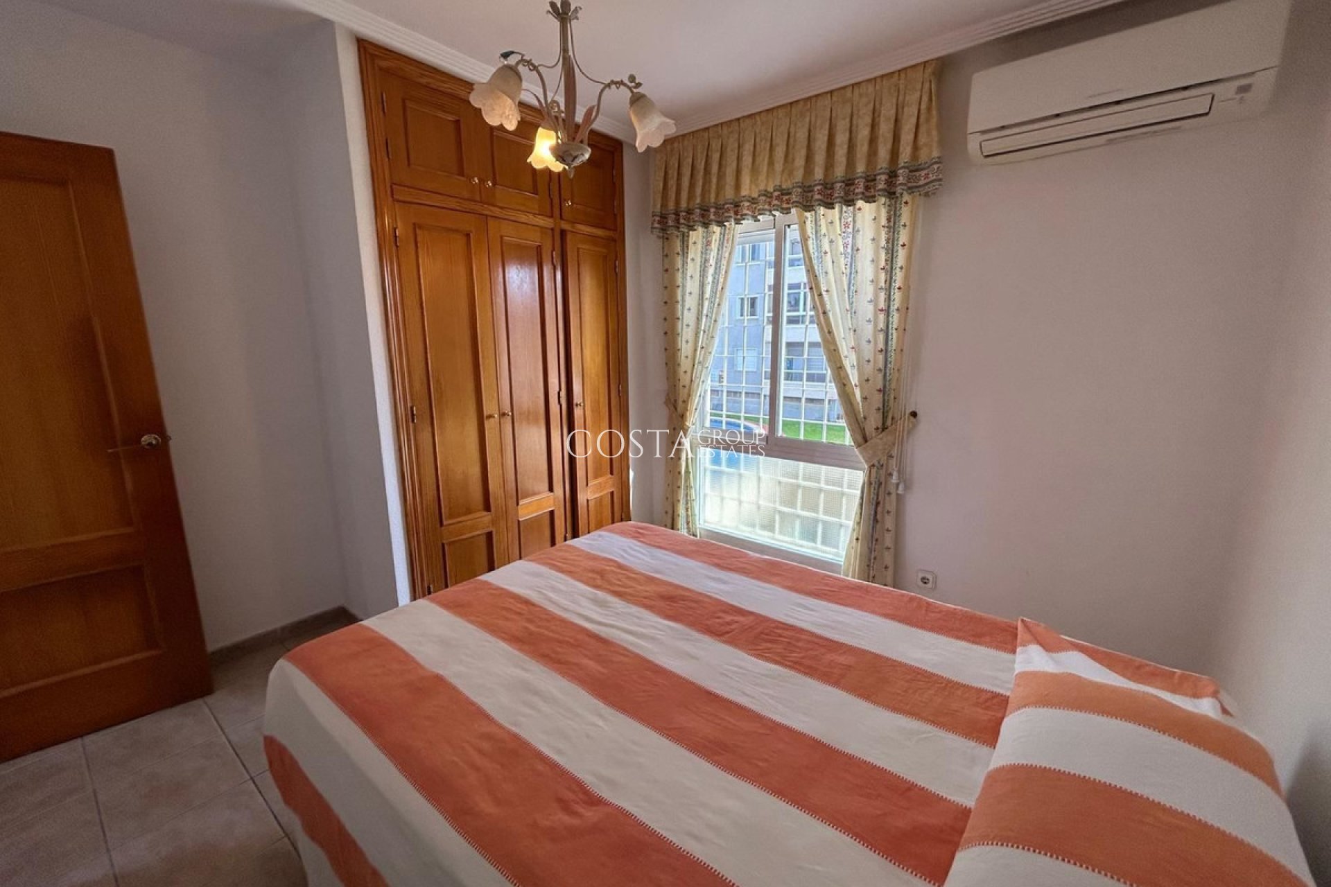 Resale - House -
Torrevieja - Torrevieja Centro