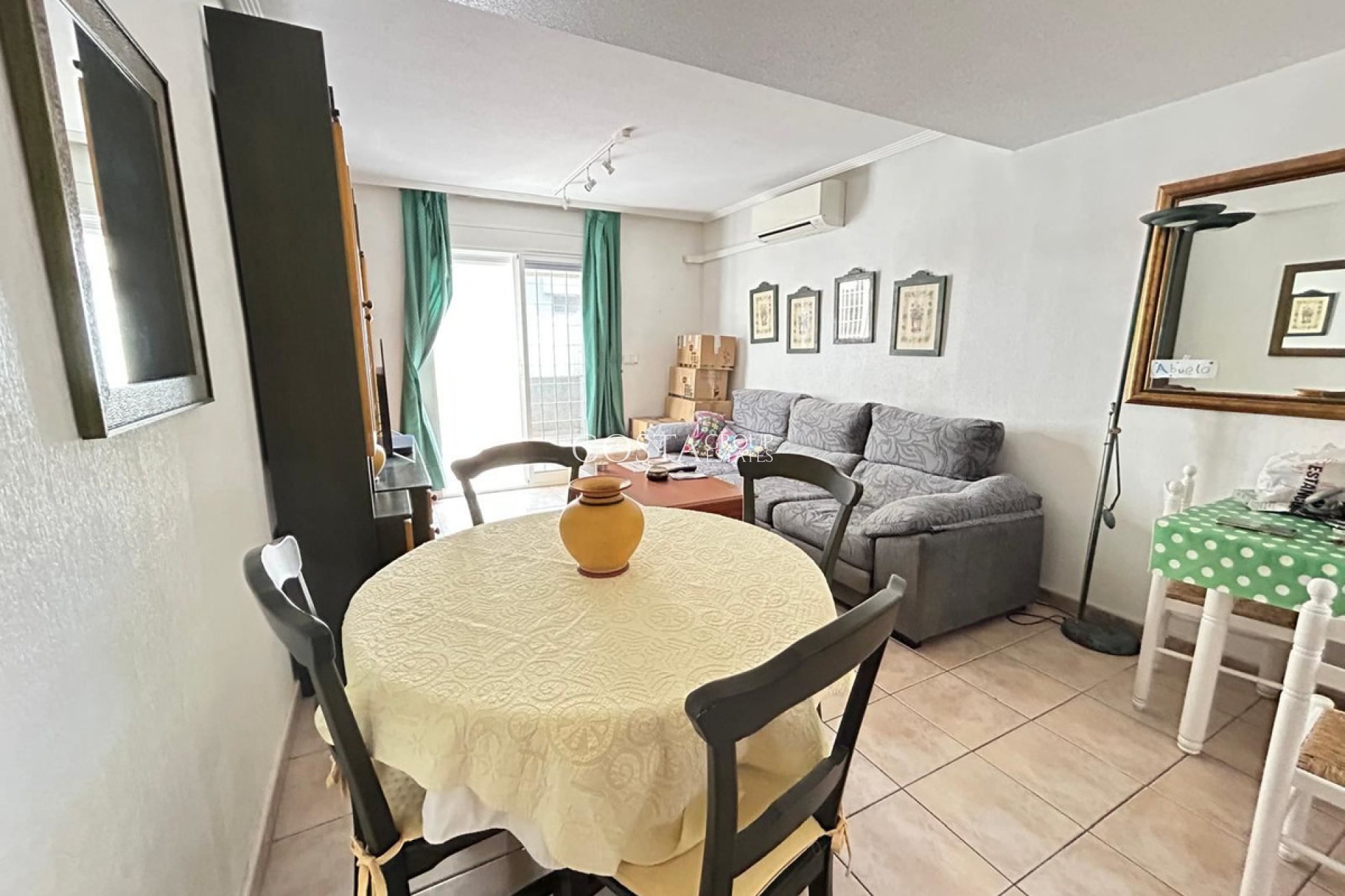 Resale - House -
Torrevieja - Torrevieja Centro