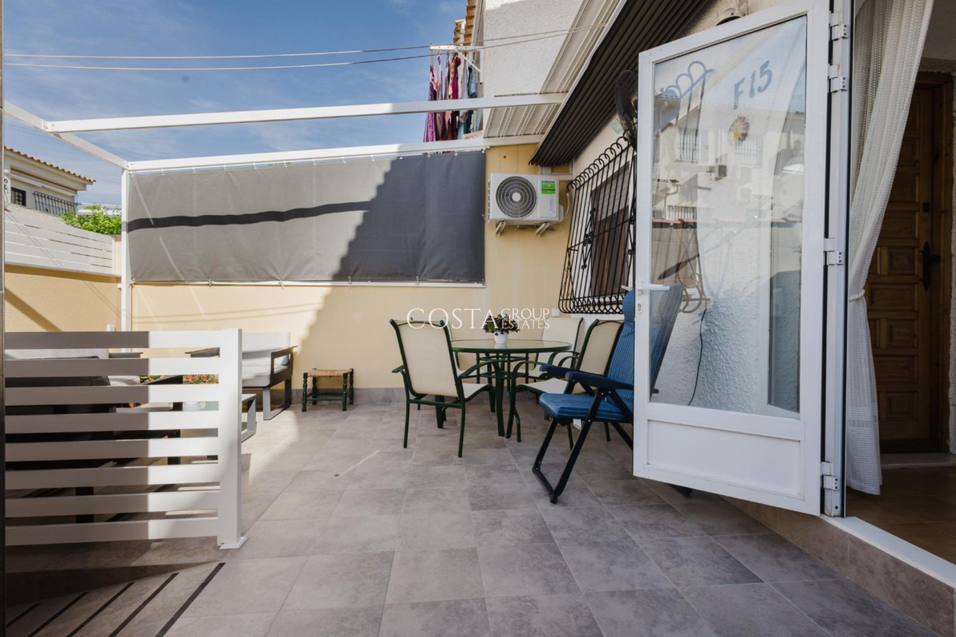 Resale - House -
Torrevieja - Torrevieja Centro