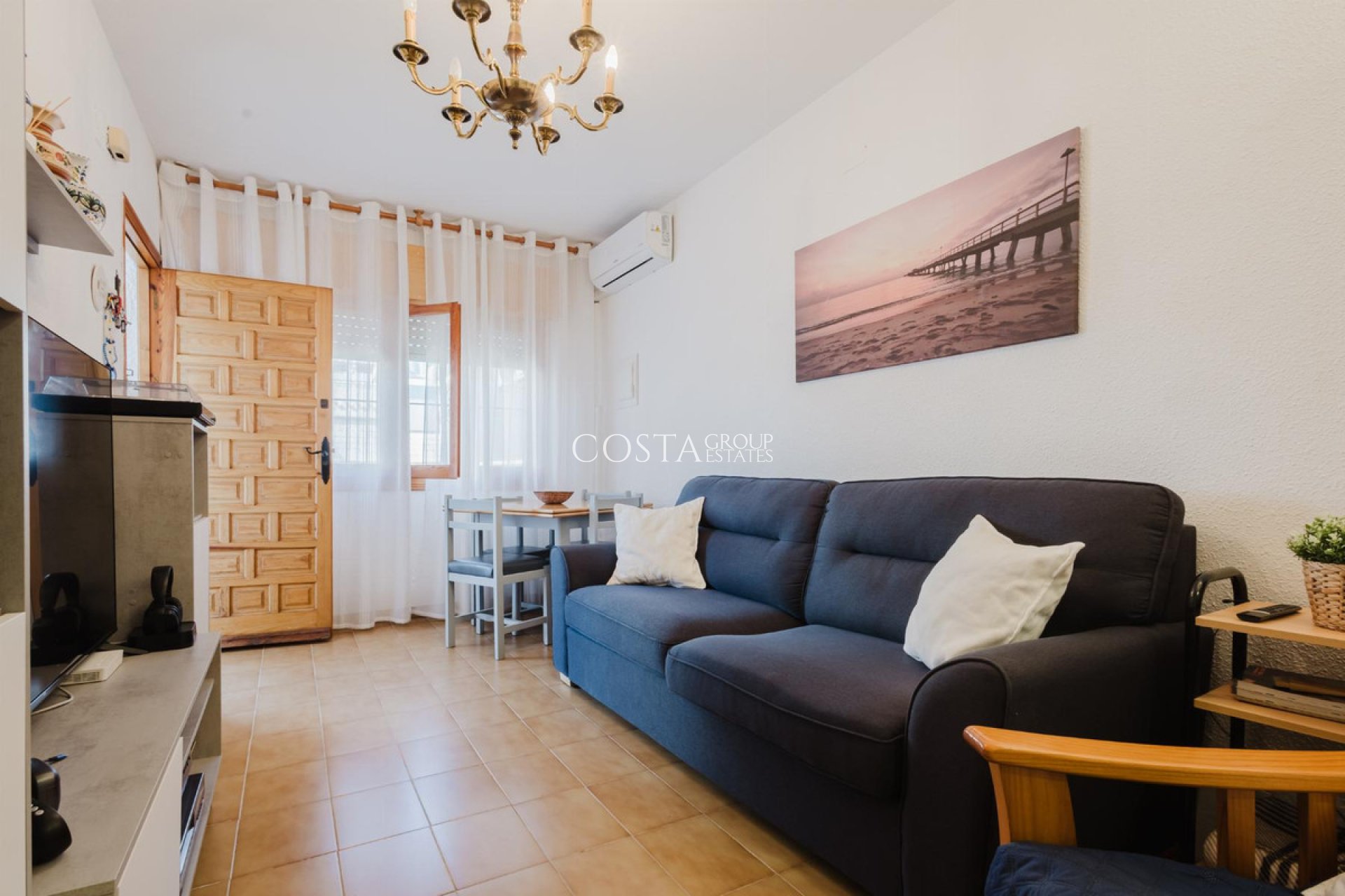 Resale - House -
Torrevieja - Torrevieja Centro