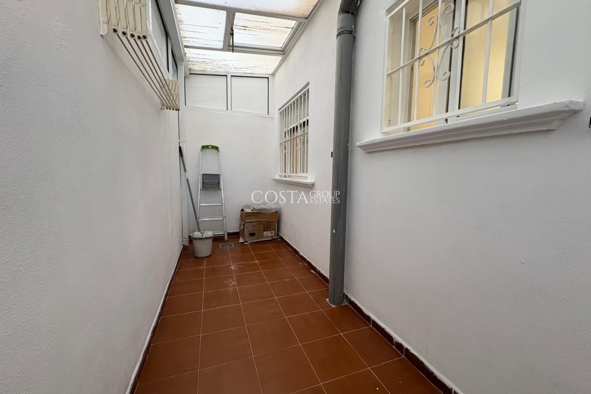 Resale - House -
Torrevieja - Torrevieja Centro