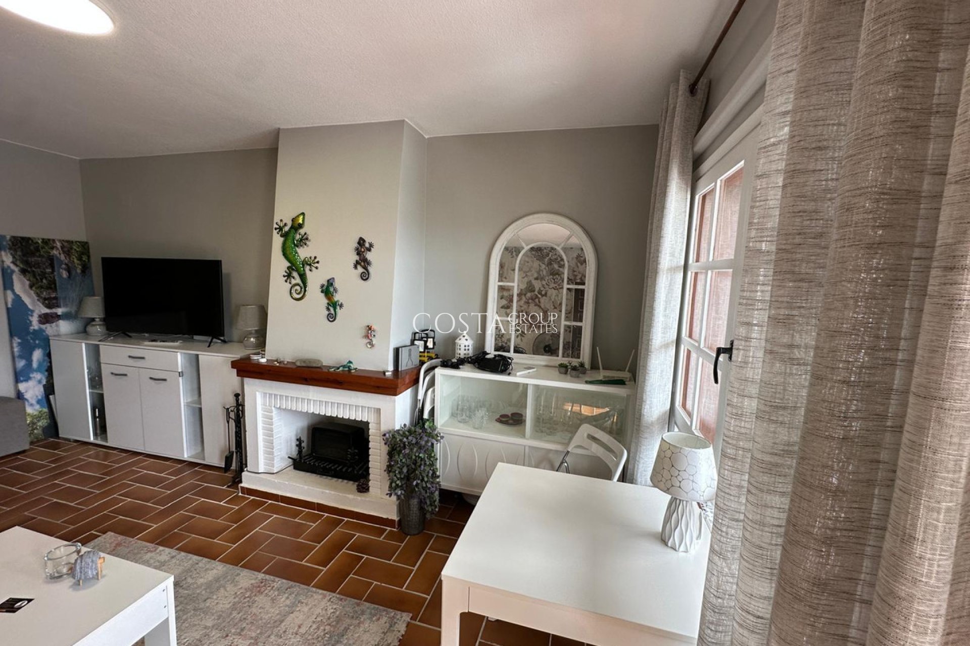 Resale - House -
Torrevieja - Torrevieja Centro