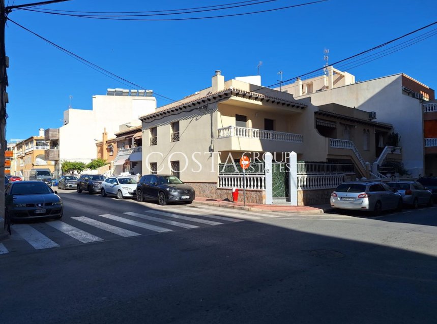 Resale - House -
Torrevieja