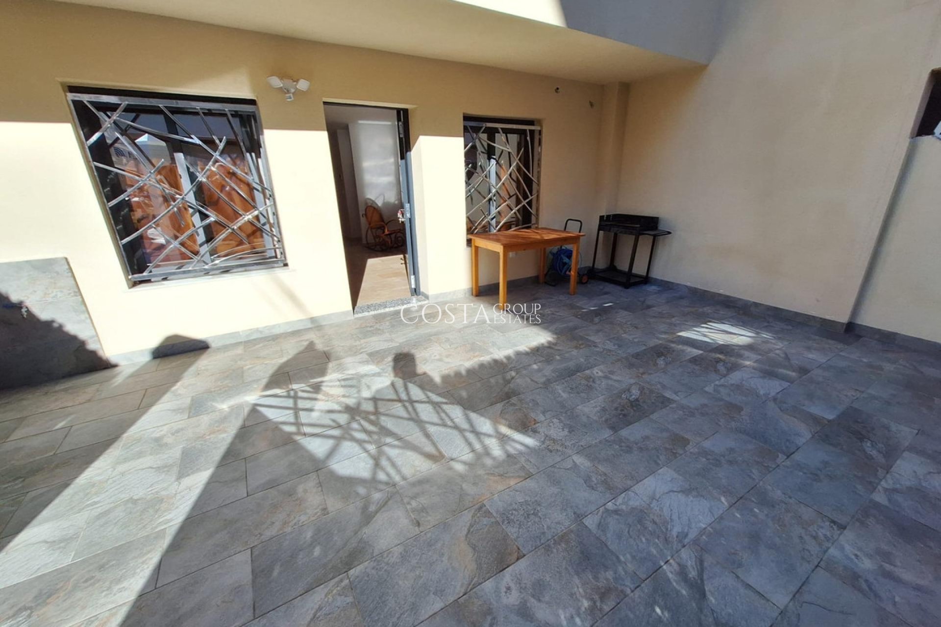 Resale - House -
Torrevieja