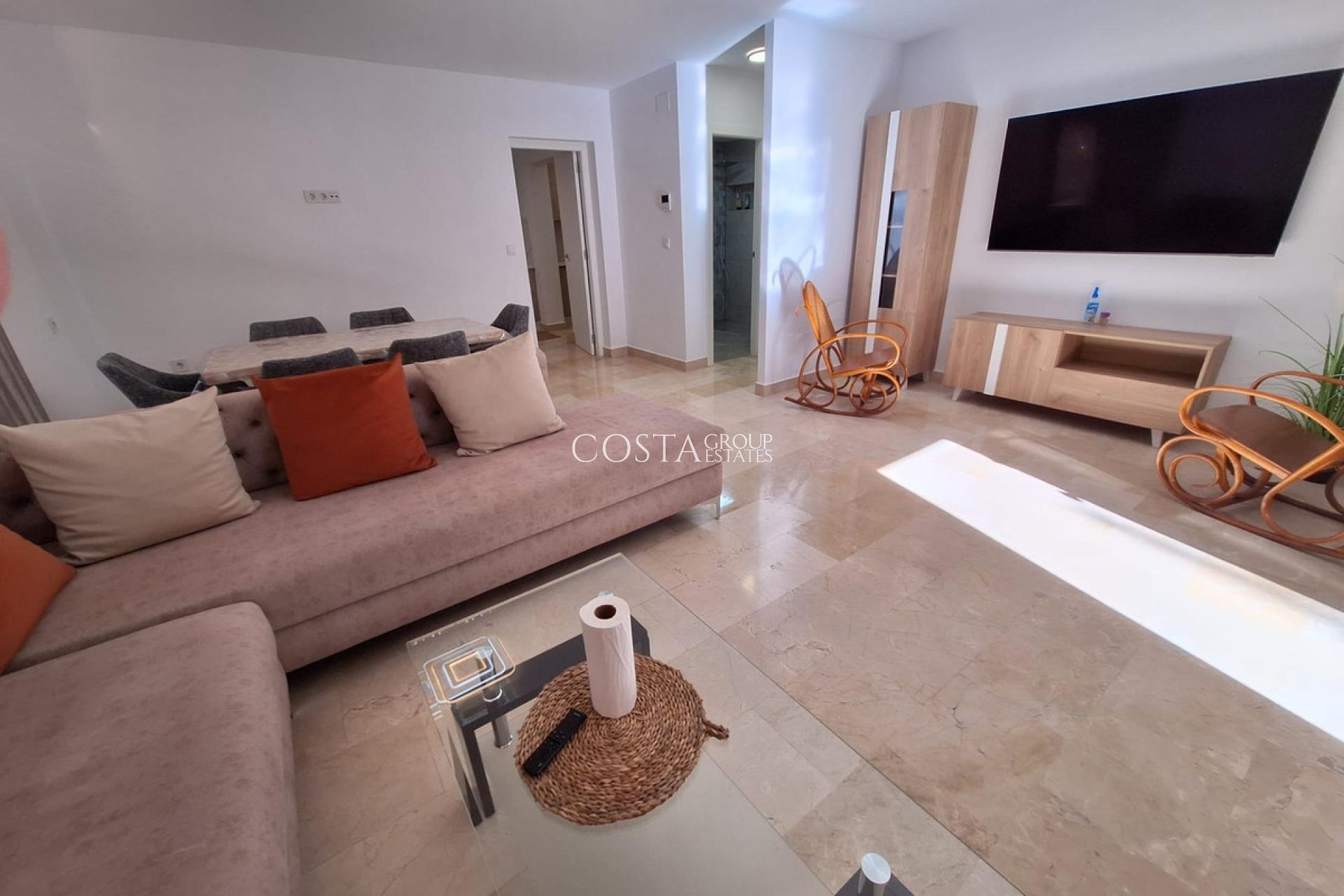 Resale - House -
Torrevieja