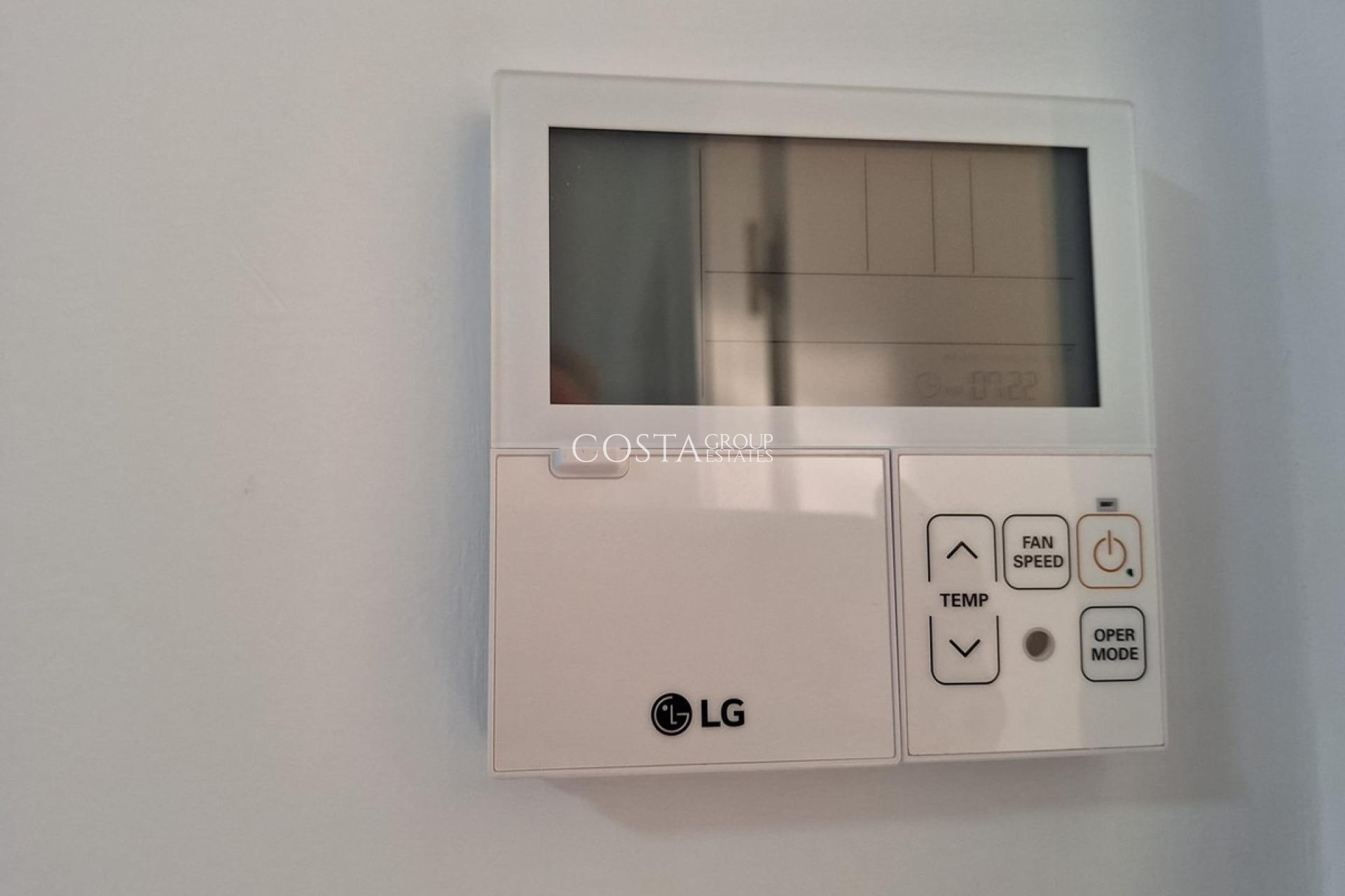 Resale - House -
Torrevieja