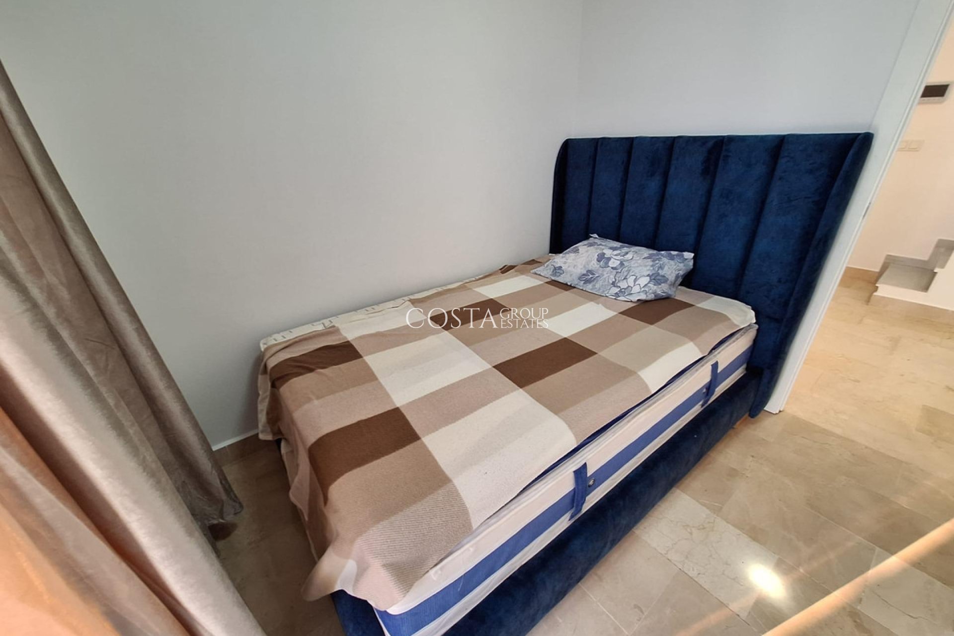 Resale - House -
Torrevieja