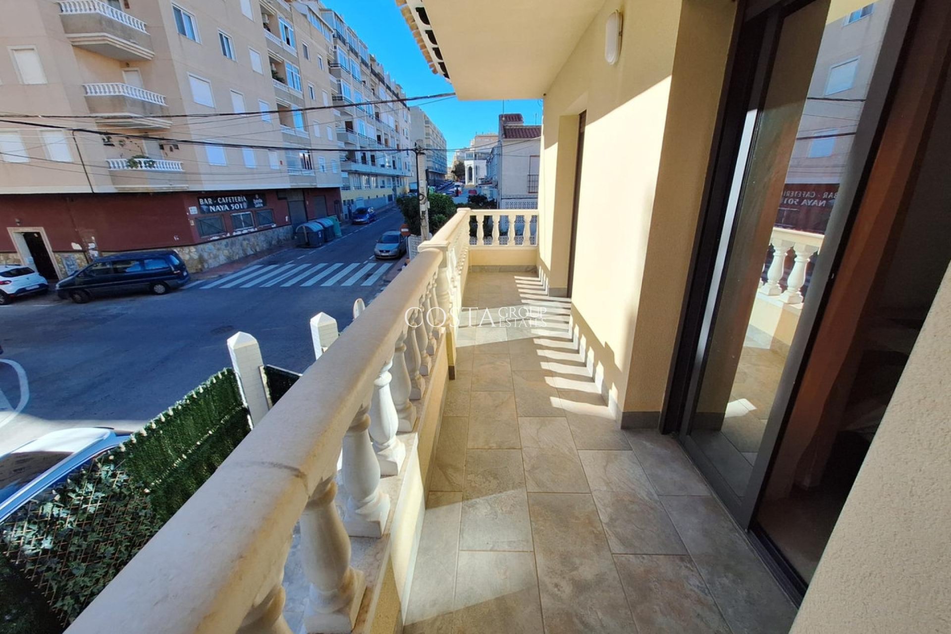 Resale - House -
Torrevieja