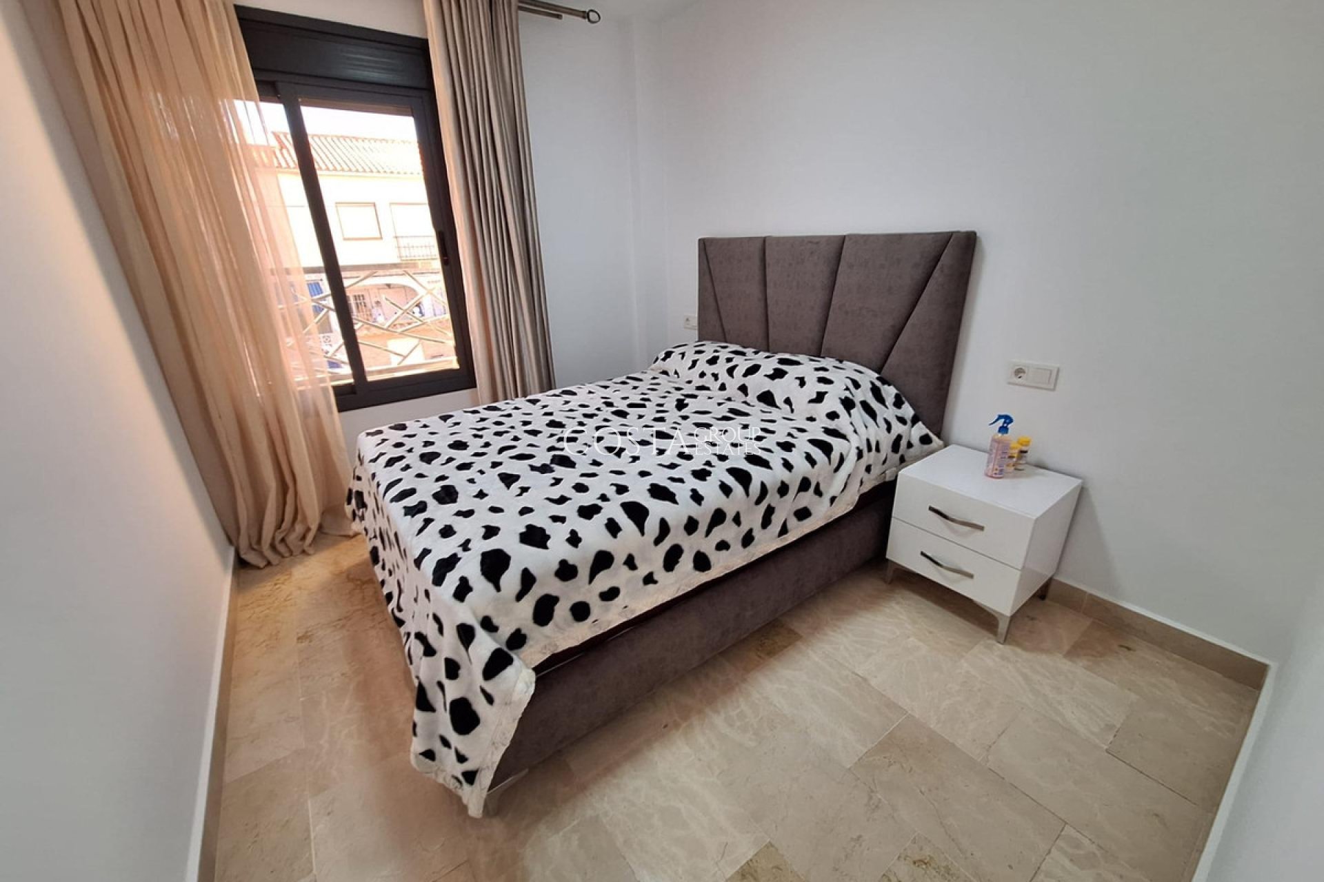 Resale - House -
Torrevieja