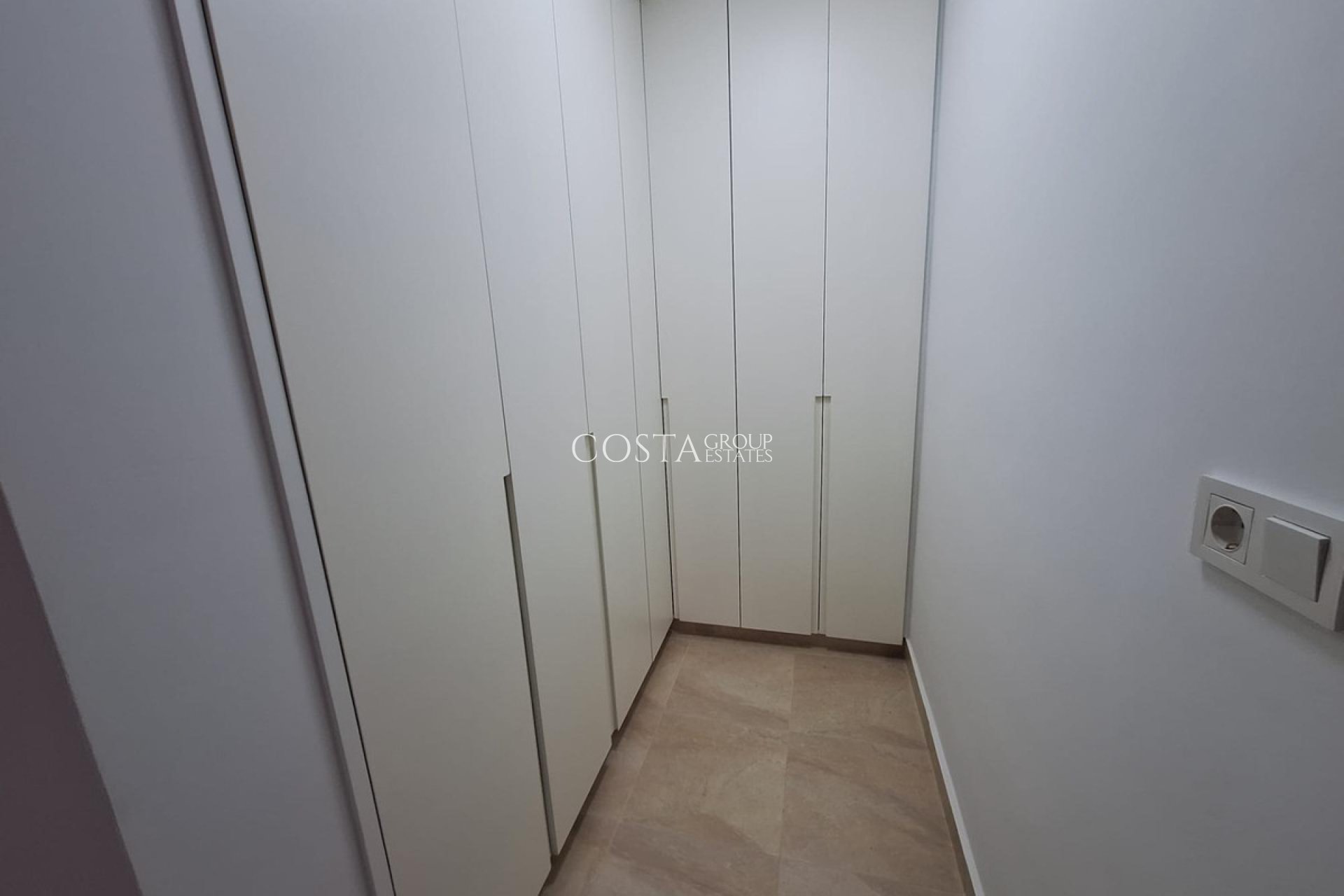 Resale - House -
Torrevieja