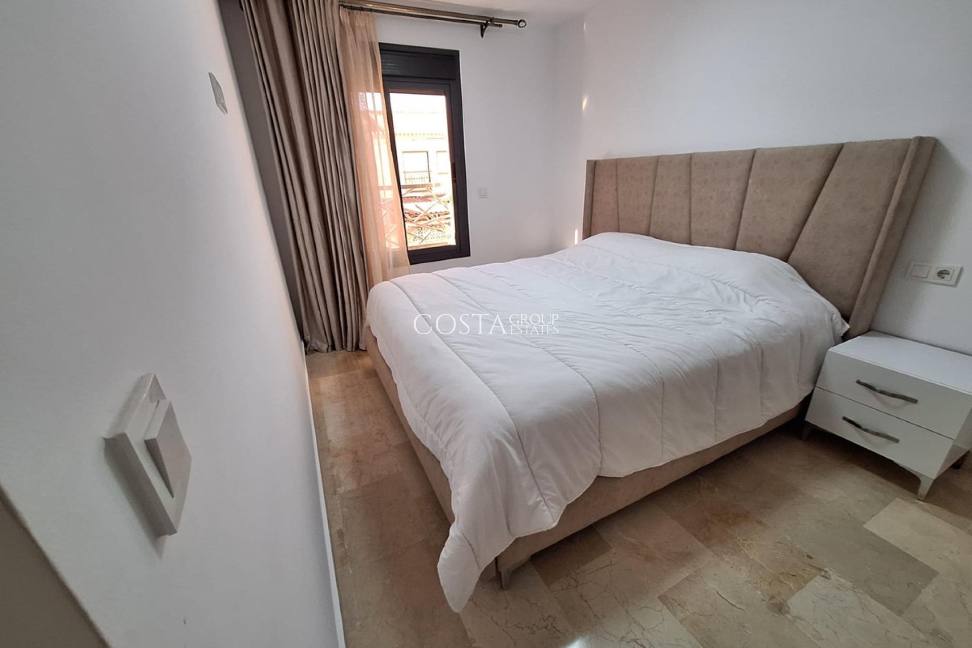 Resale - House -
Torrevieja